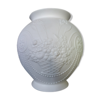Porcelain biscuit vase M Frey Kaiser