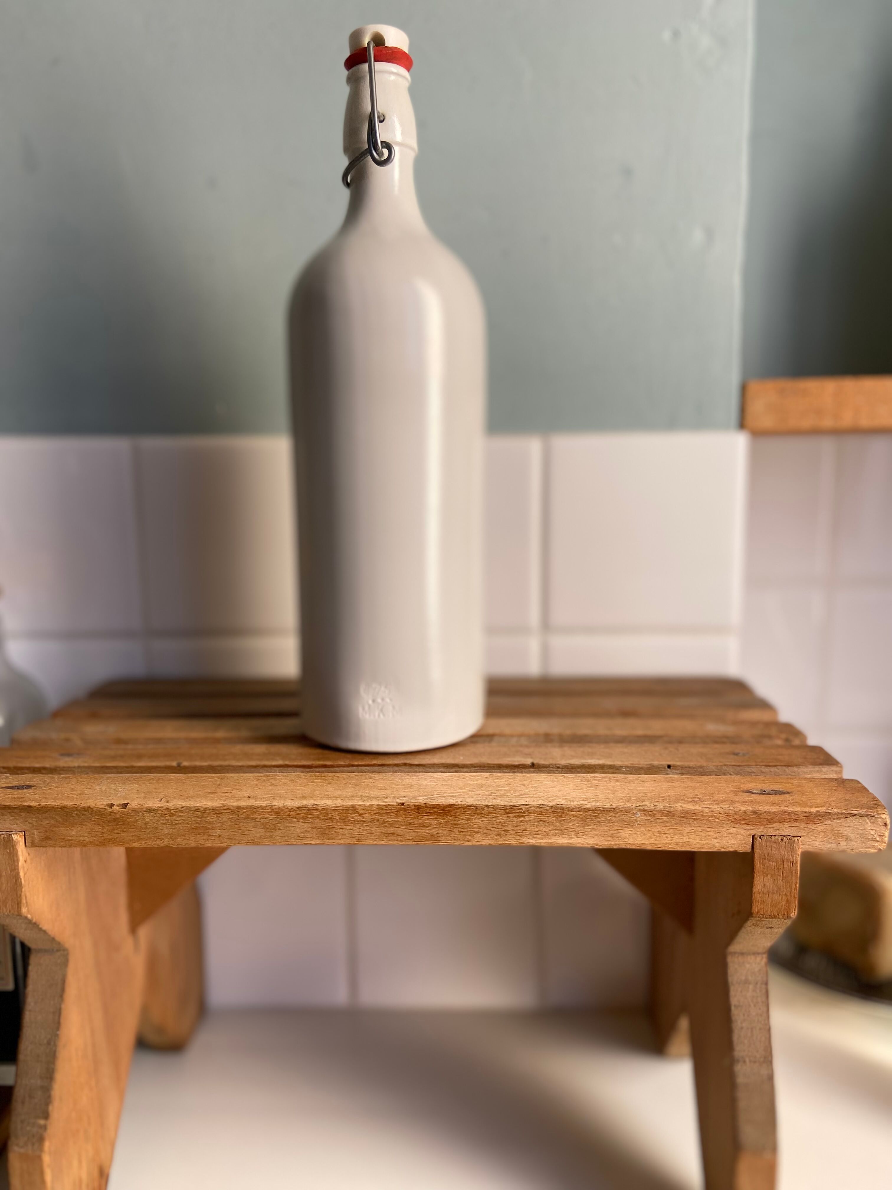 Bottle glazed white sandstone