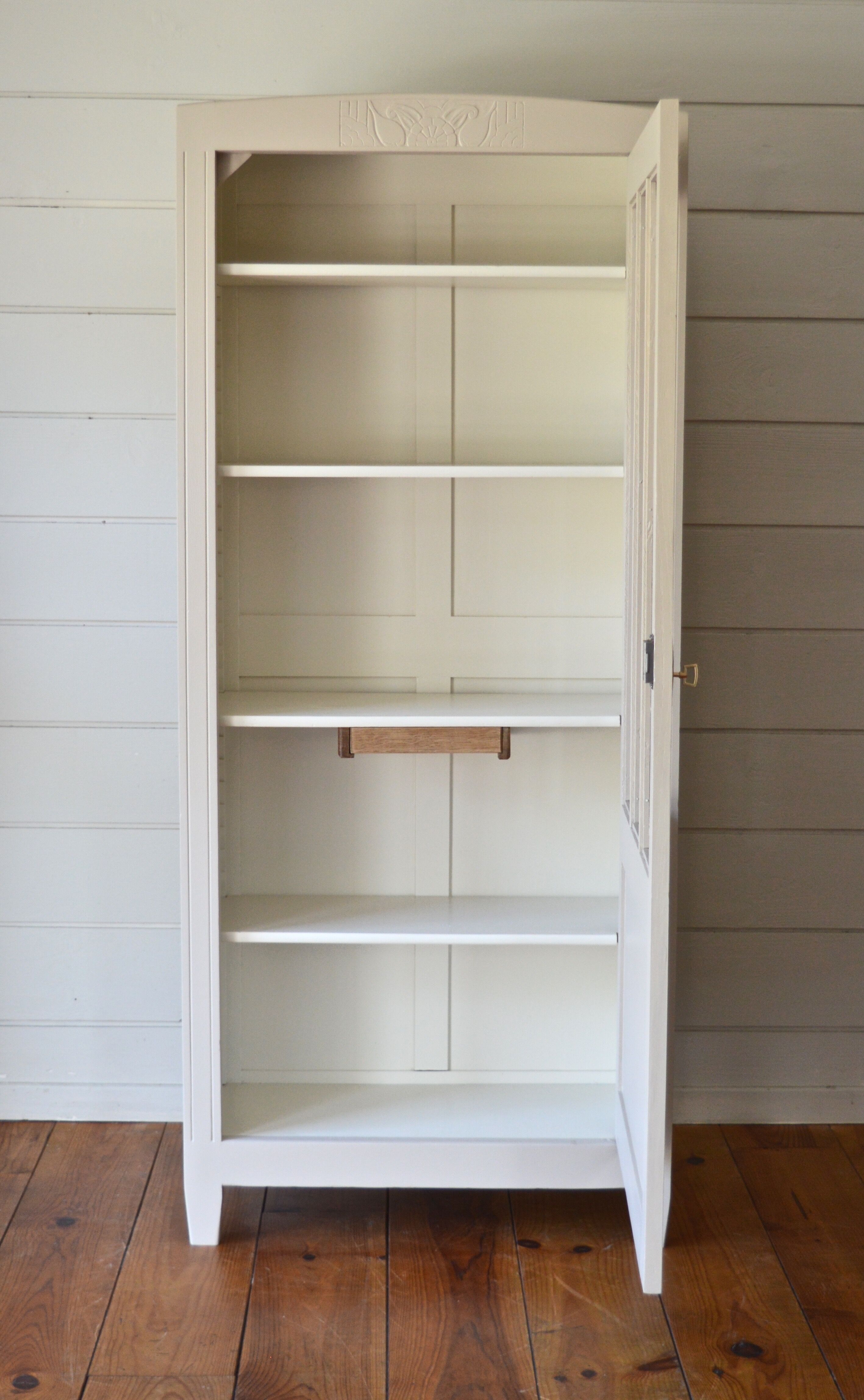 Glass cabinet