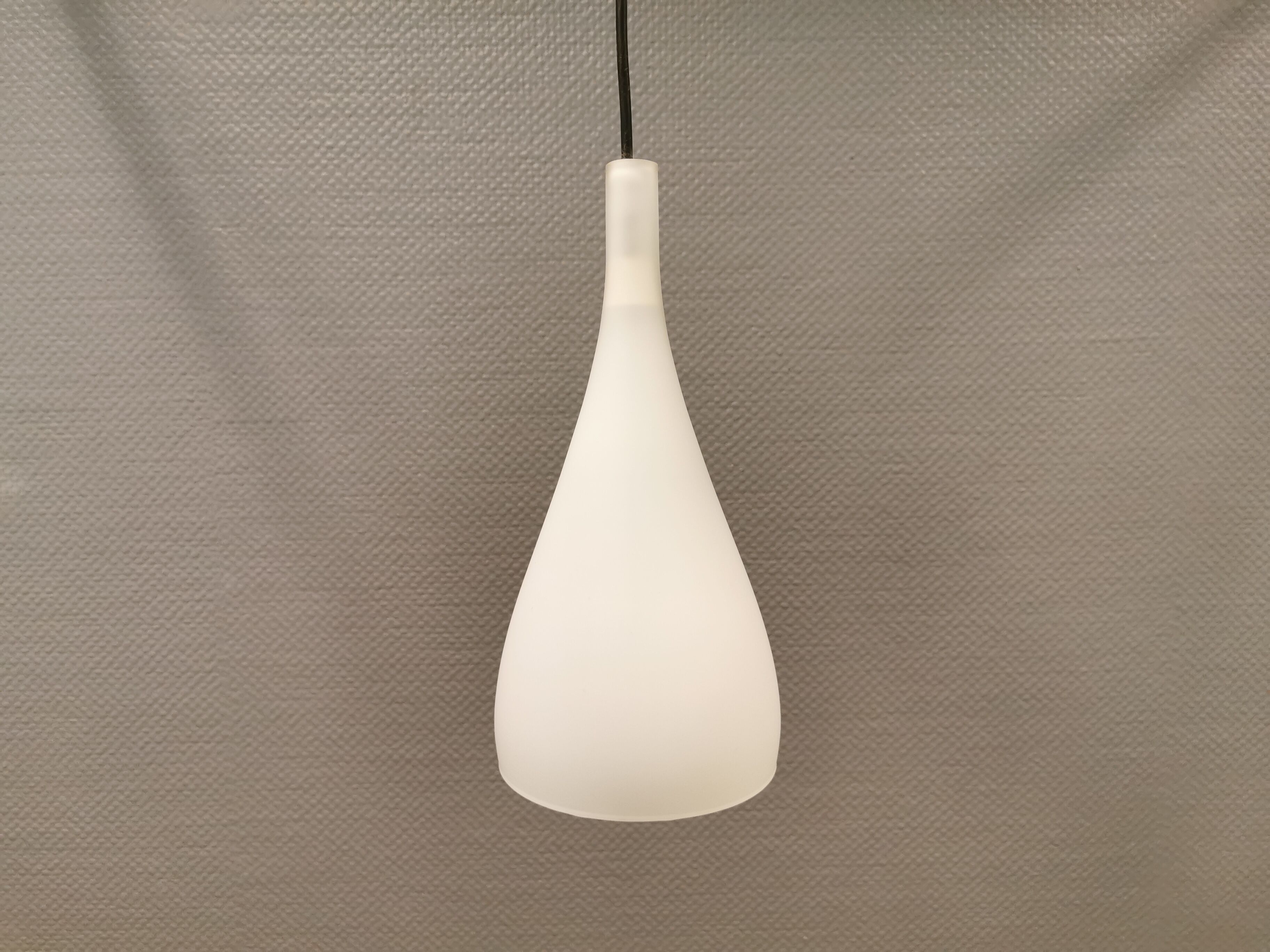 French hanging lamp in milky white glass, model Gin Fizz, produced by SCE.
