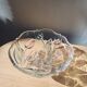 Bol sur pied en verre Mikasa avec tulipes roses et bleues