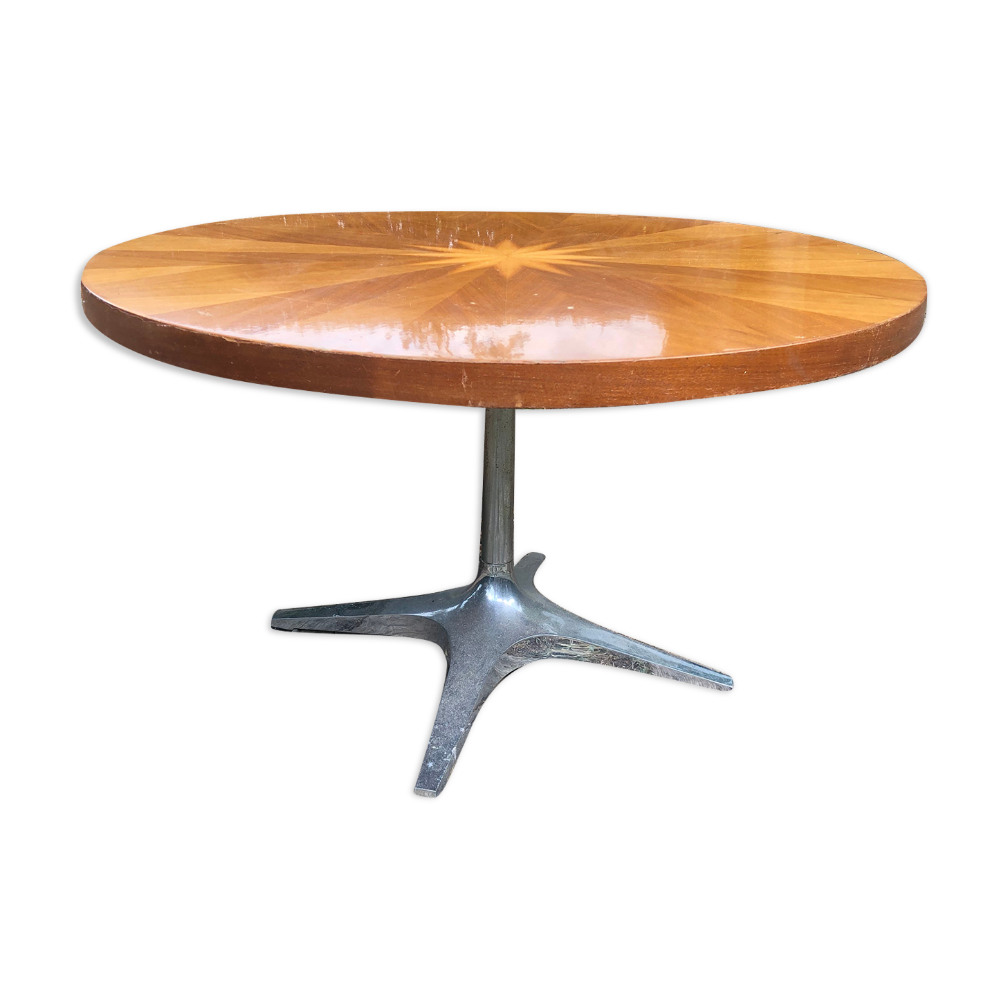 Inlaid circular table