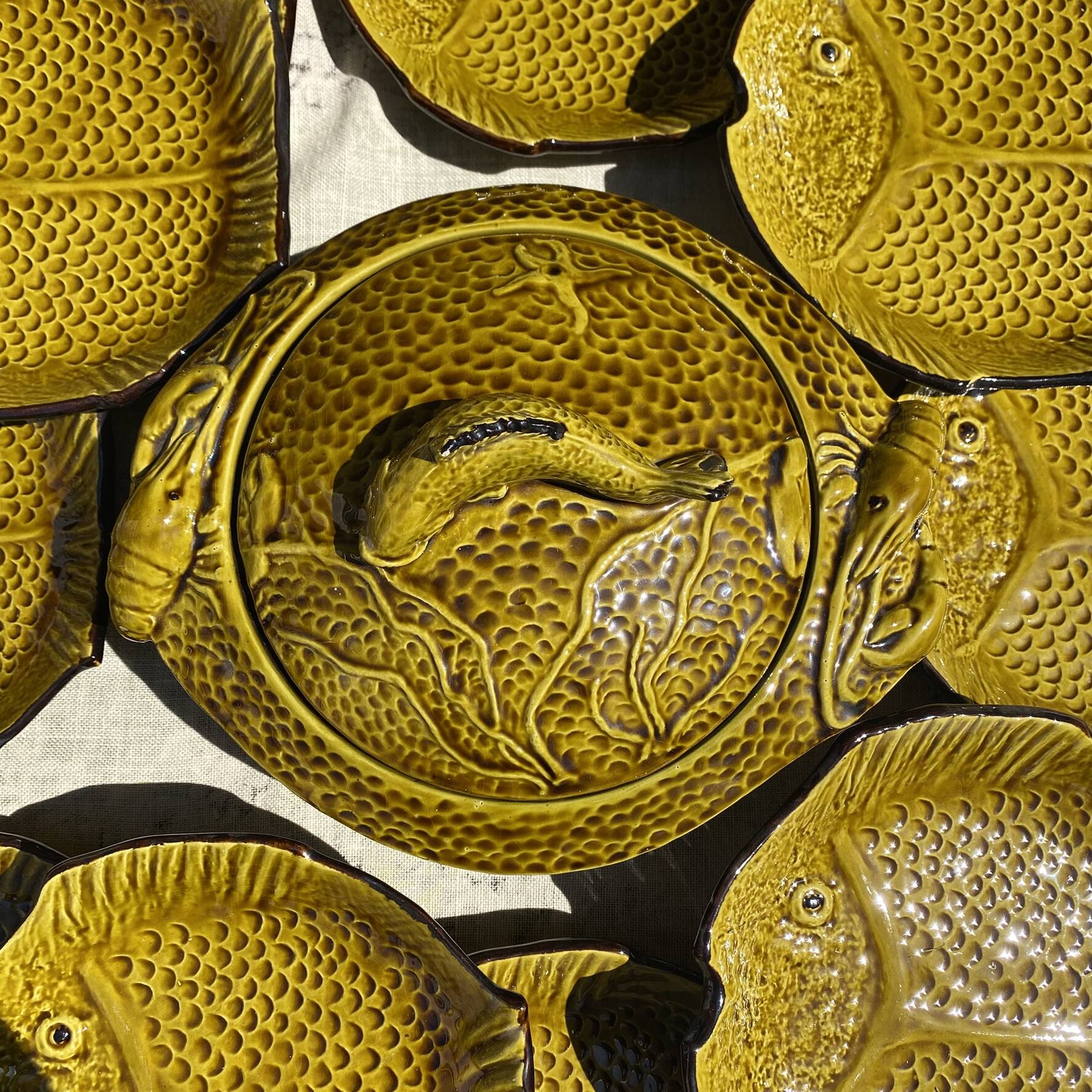 Vintage bouillabaisse service in faience, 13 pieces, 1970s.