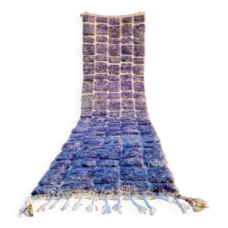 Tapis berbère marocain de couloir bleu lilas