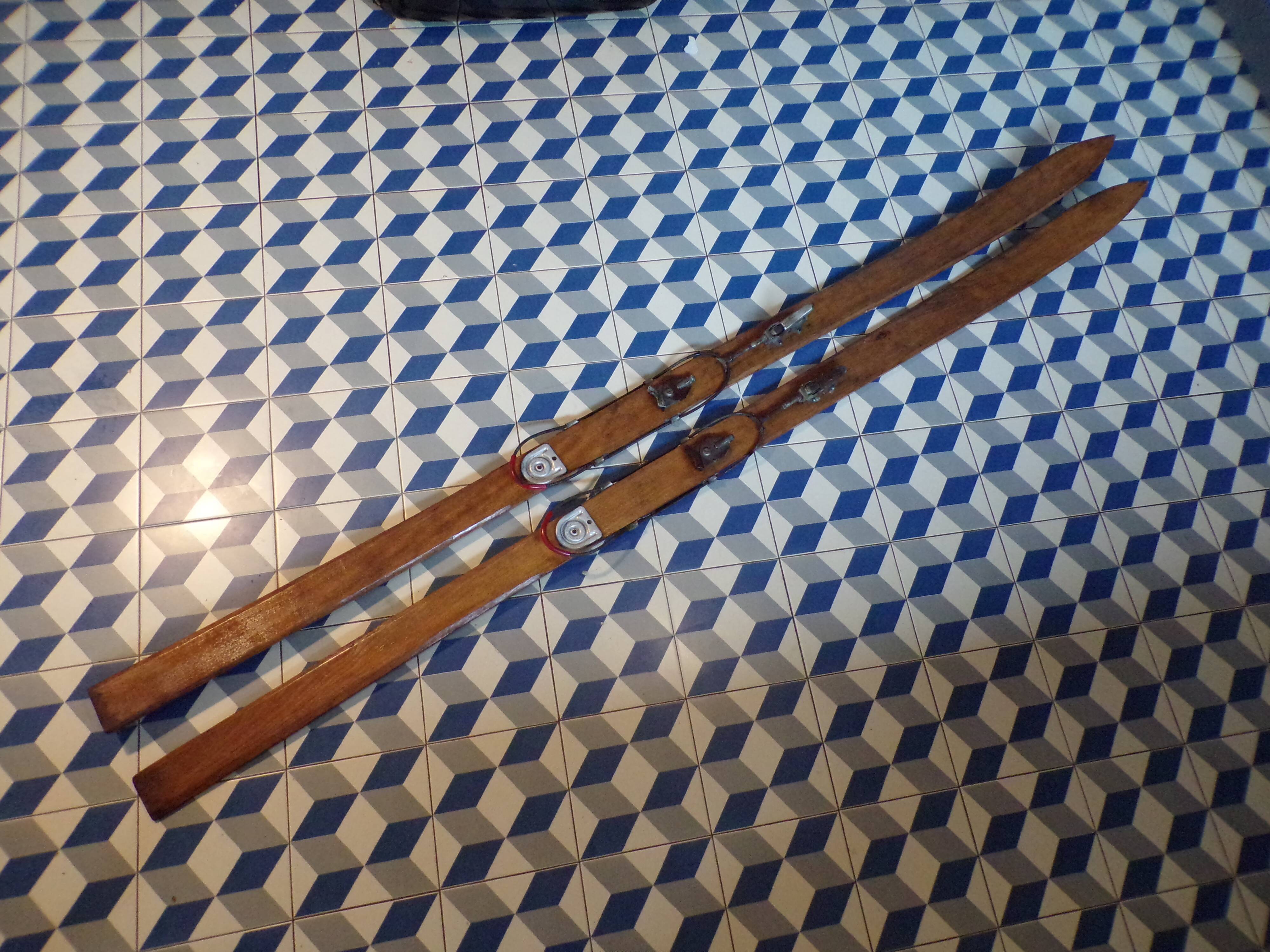 Vintage wooden skis