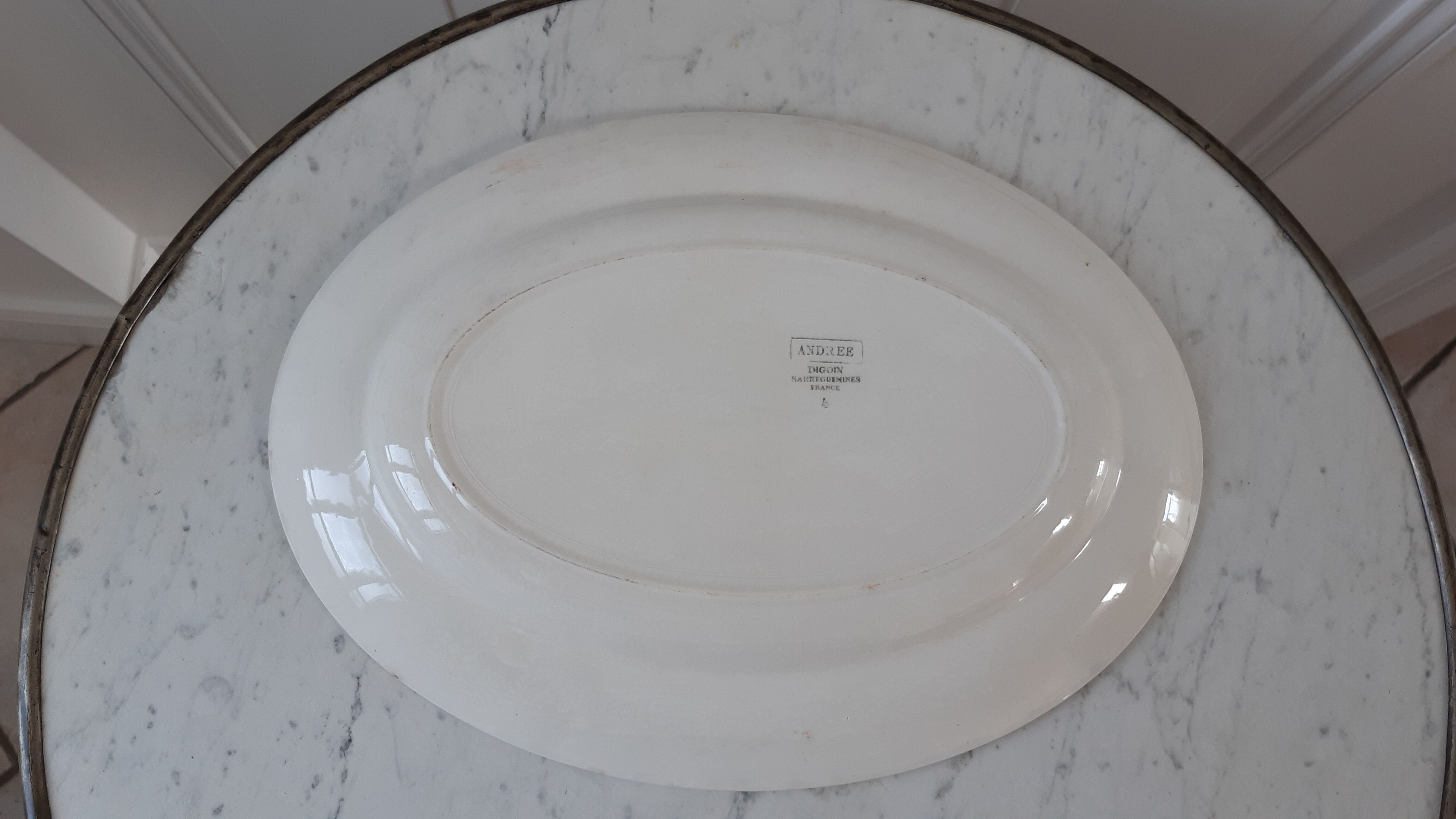 Oval flat Digoin Sarreguemines model "Andrée" 40s