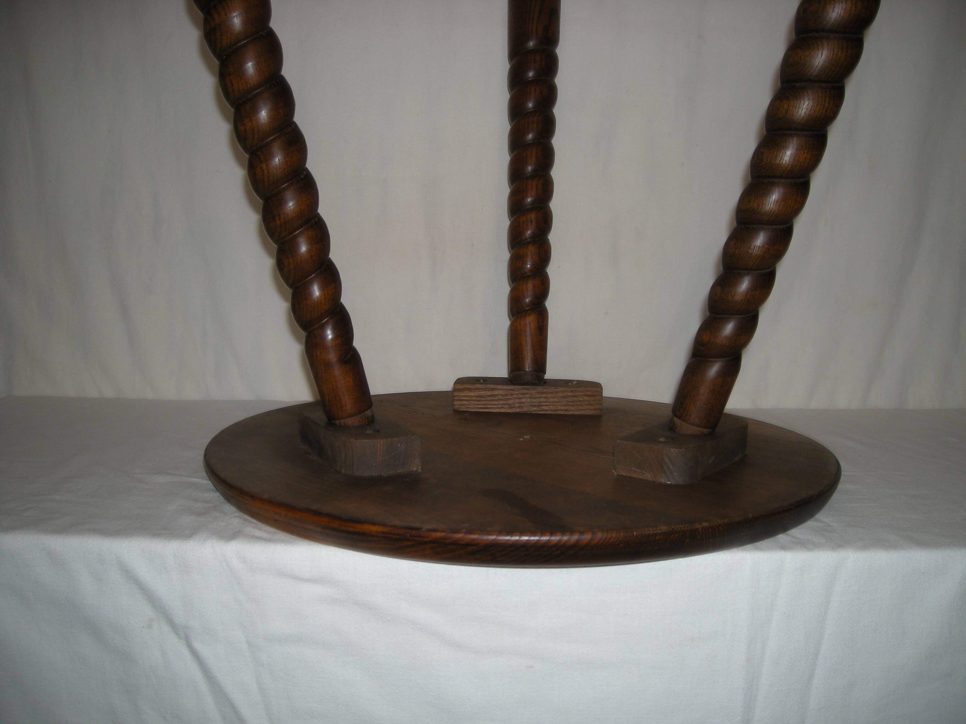 Turned wood coffee table from the 30s - 40s