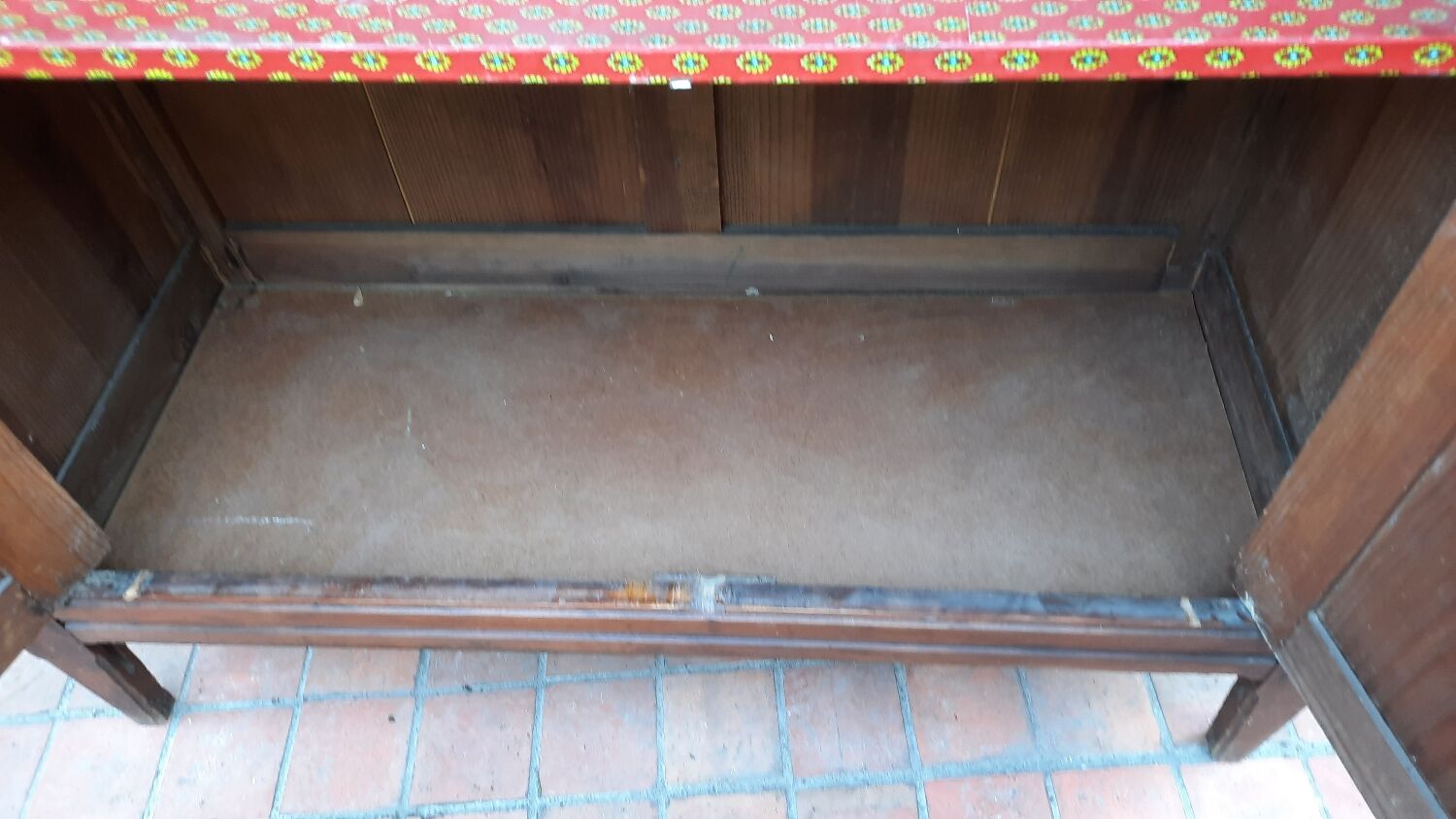 Art Deco style showcase