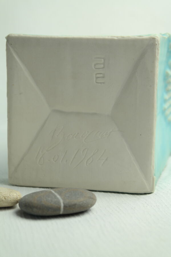 Vase céramique moderniste bleu estampillé signé années 80