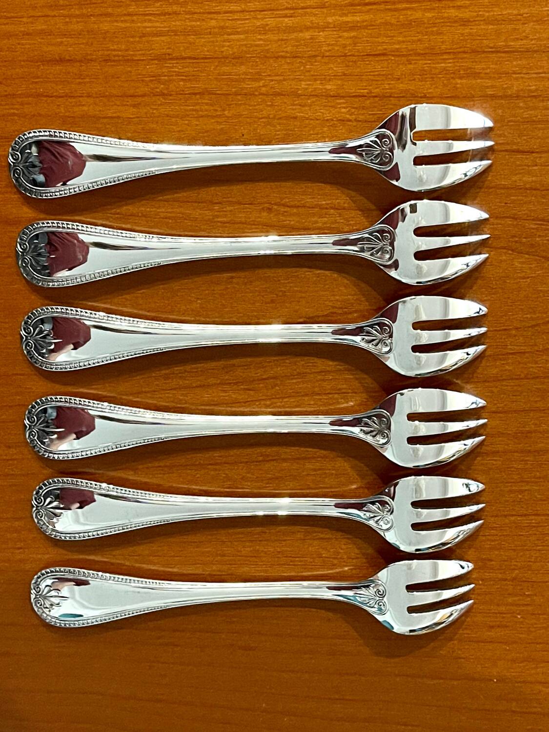 Christofle Malmaison 6 oyster forks new condition