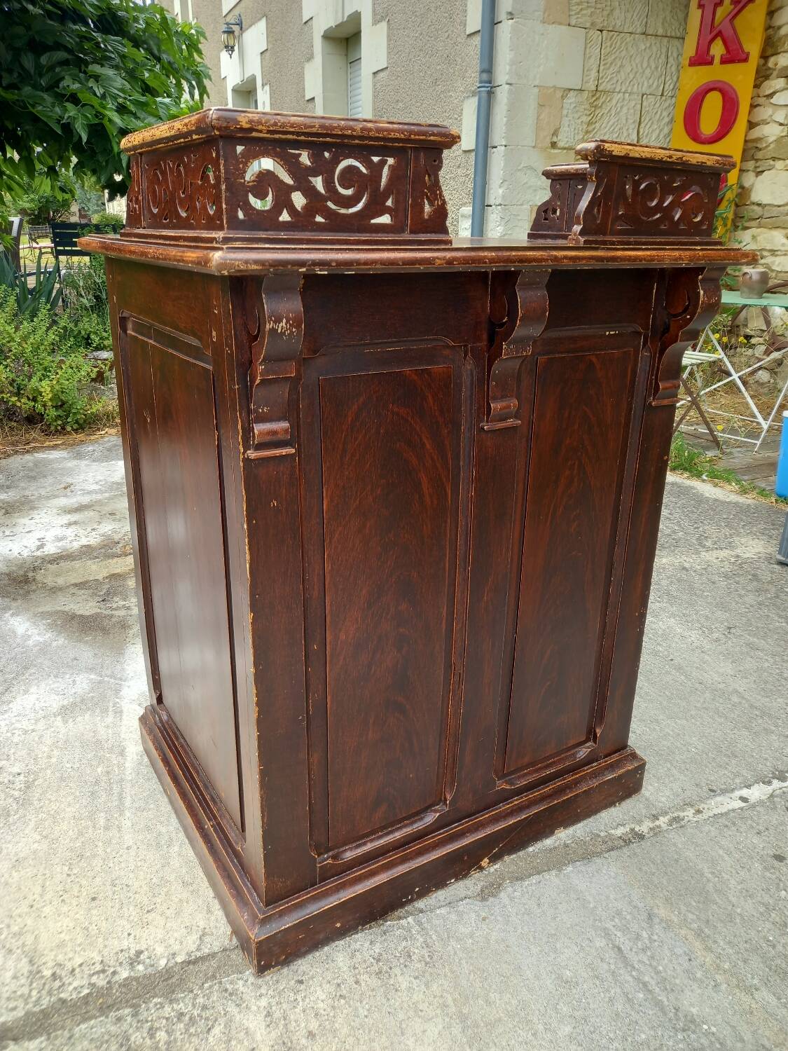 Former reception desk from the 1920s