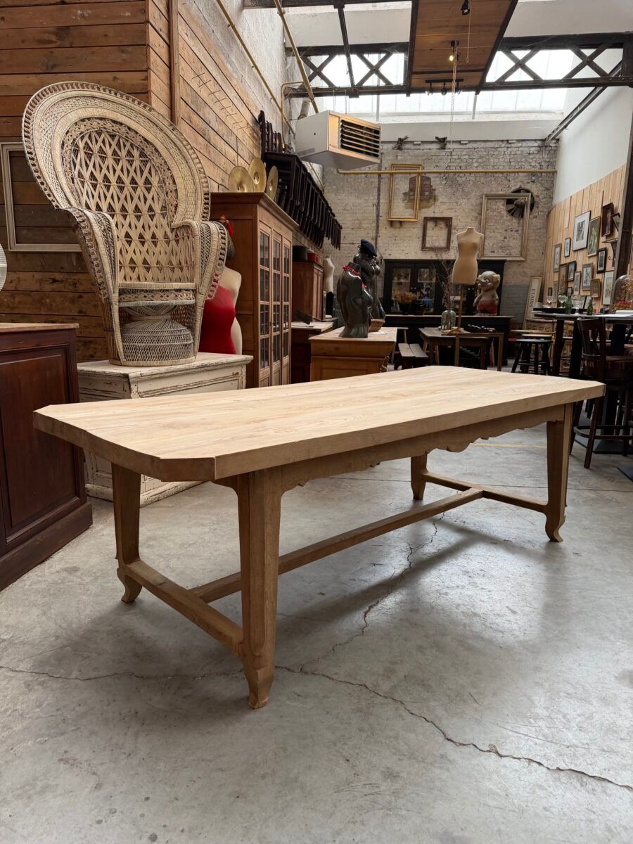 Grande table en orme milieu XXème