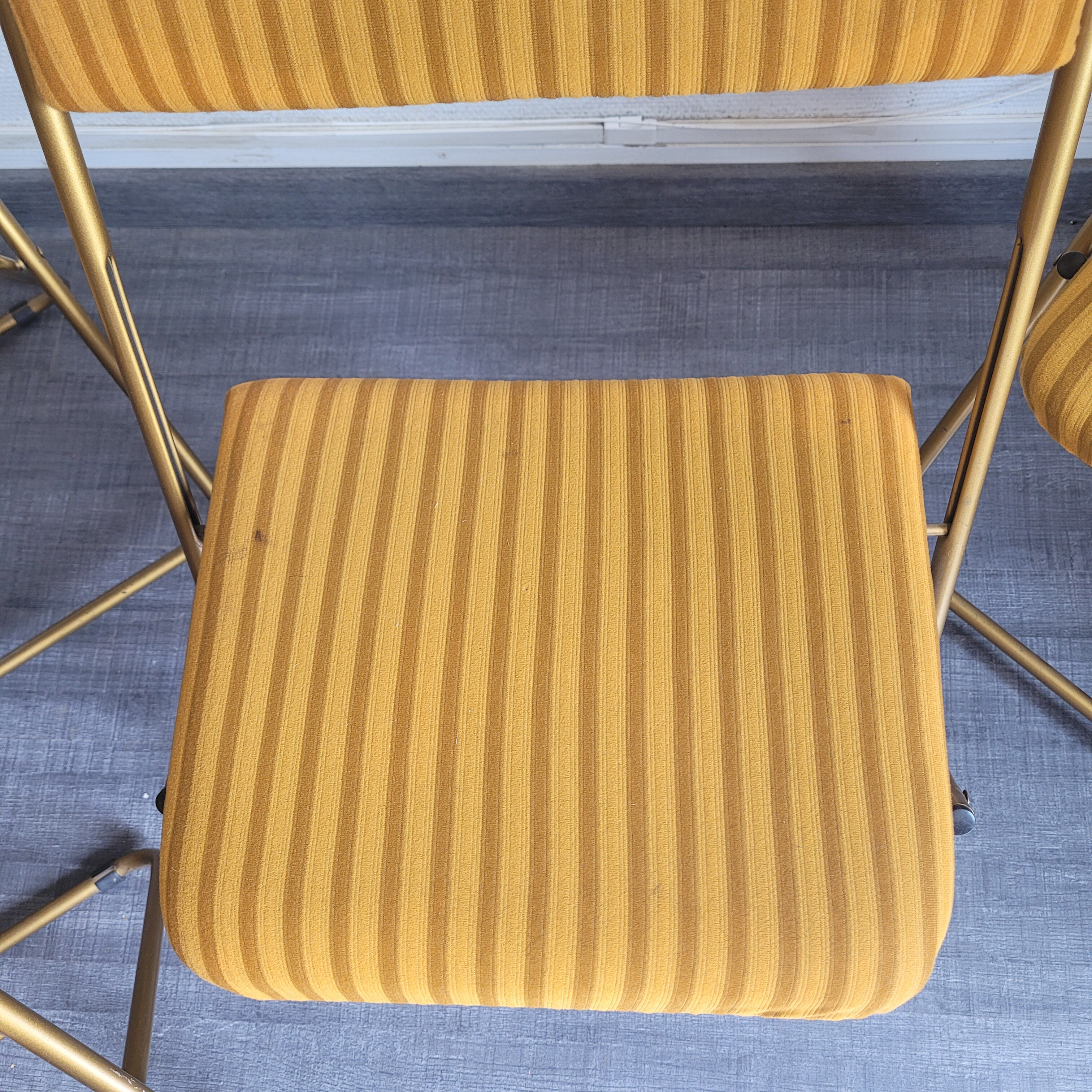 4 vintage Lafuma folding chairs