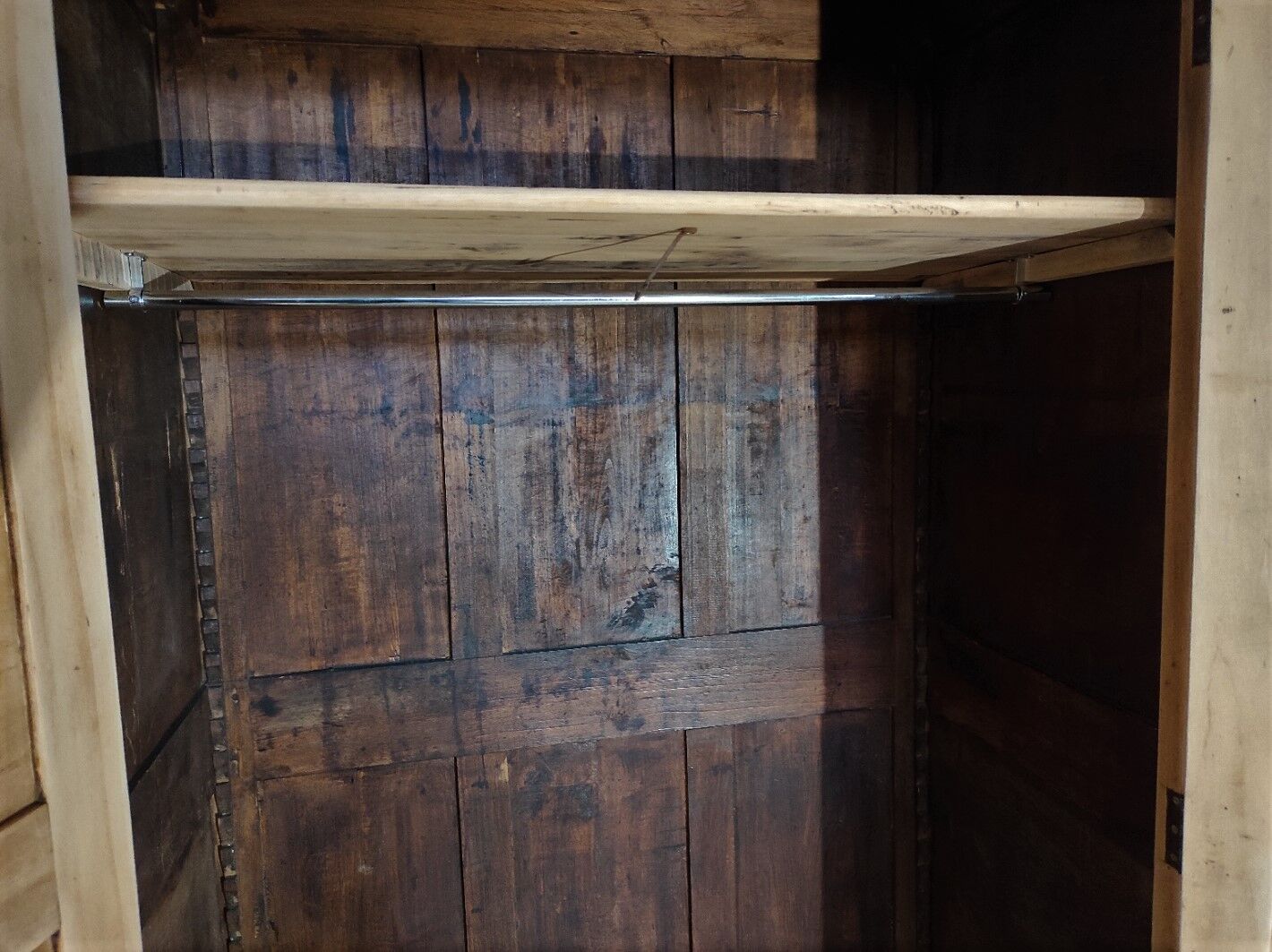 Armoire parisienne