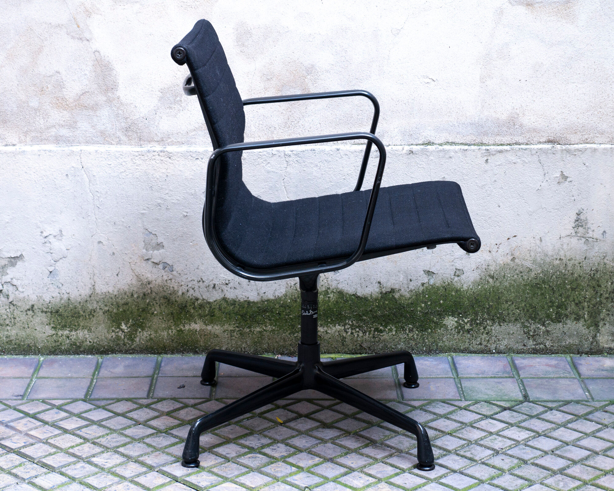 EA 108 Hopsak black armchair by Charles, Ray Eames, Vitra