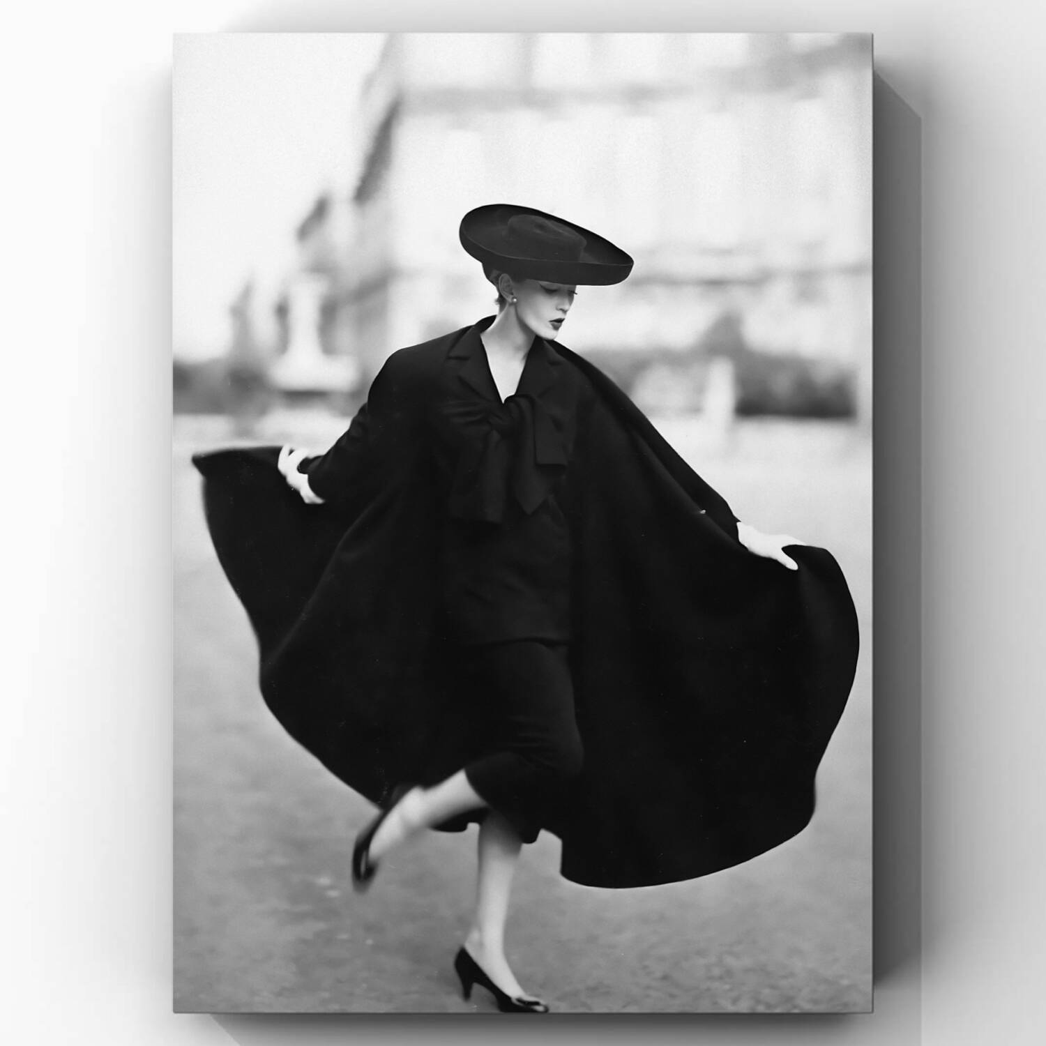 Richard Avedon | Harpers Bazaar 1950 paris street shoot