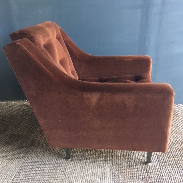 Tobacco velvet armchair