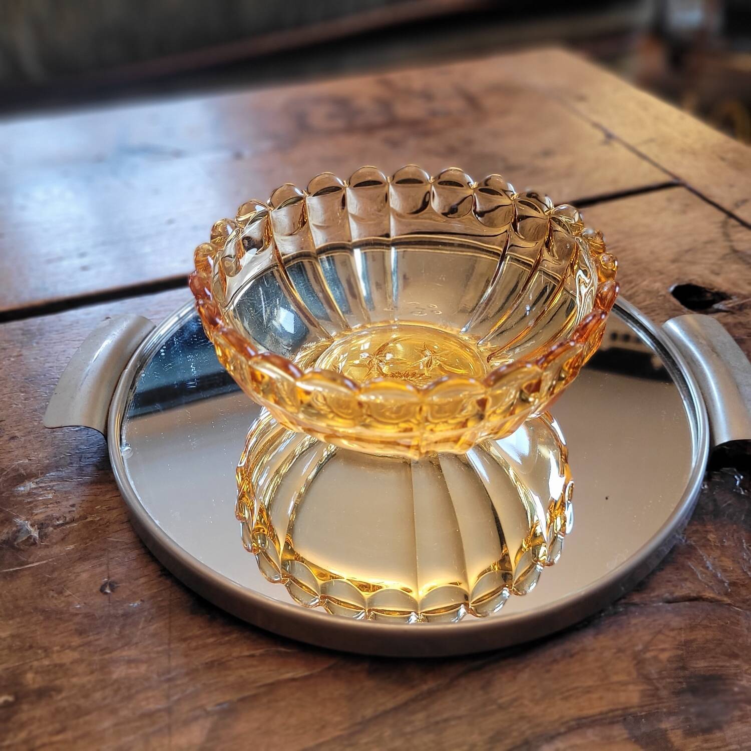 Amber glass catchall dish – 1940s–1950s