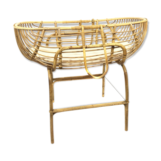 Basket rattan on feet