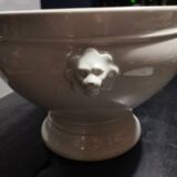 Lion's head soup tureen