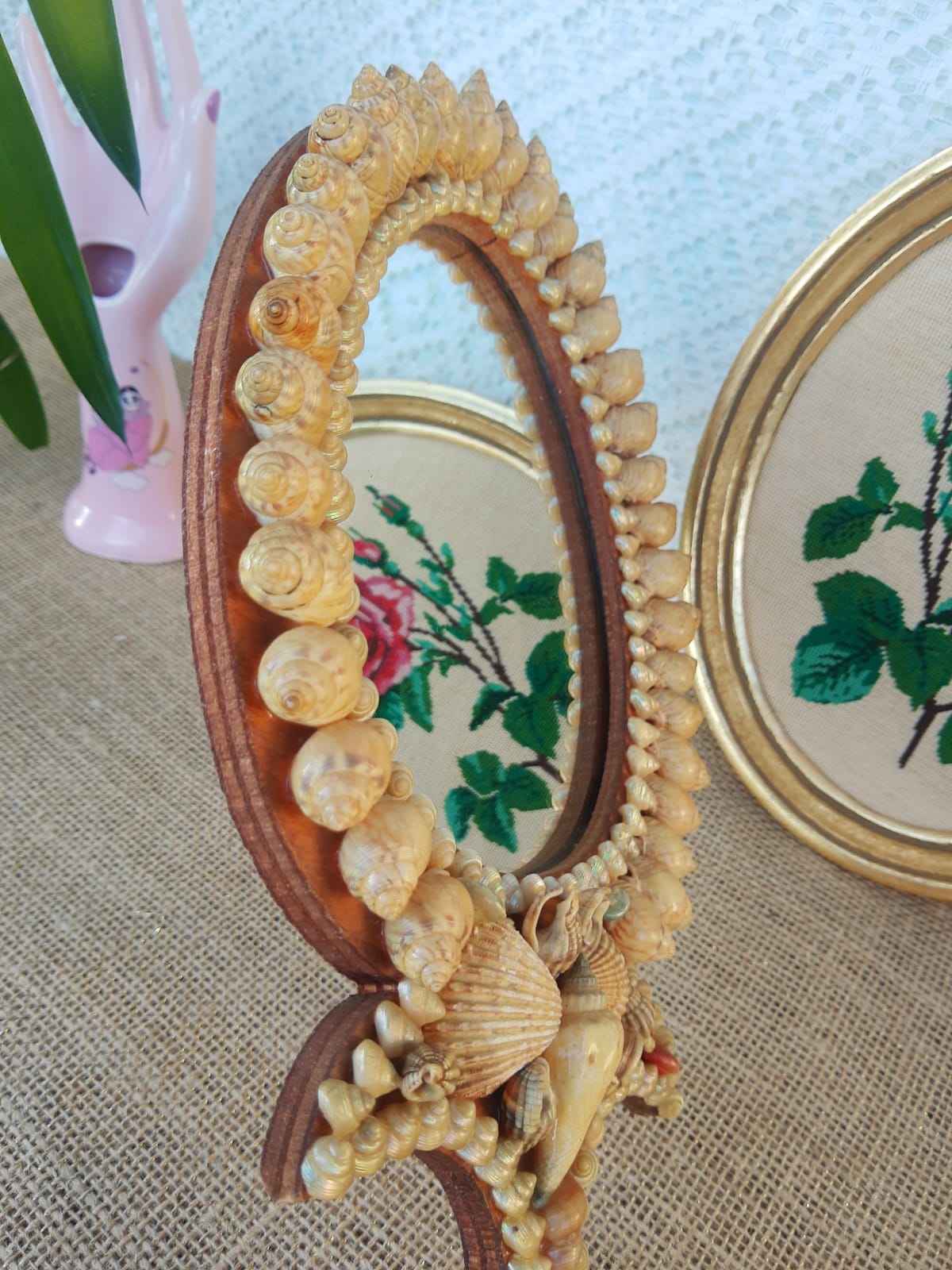 Hand or hanging mirror kitsch shells