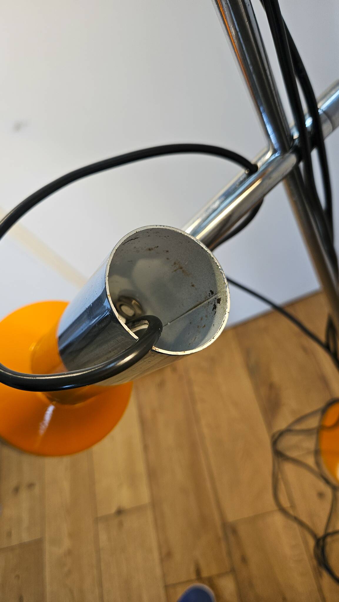 Vintage 1970s floor lamp with 3 spots, chrome and orange.