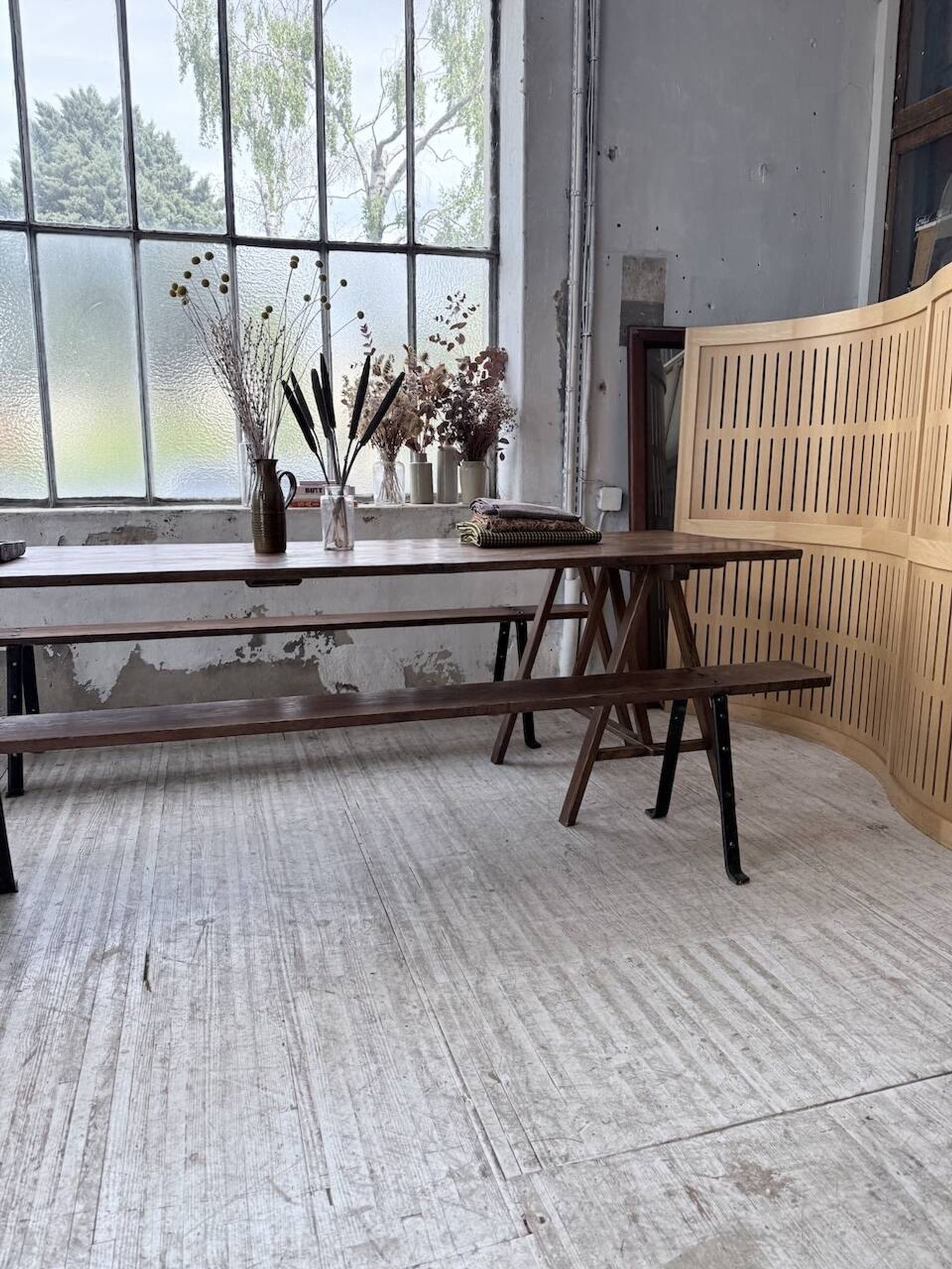 XXL trestle farm table 4m and its benches