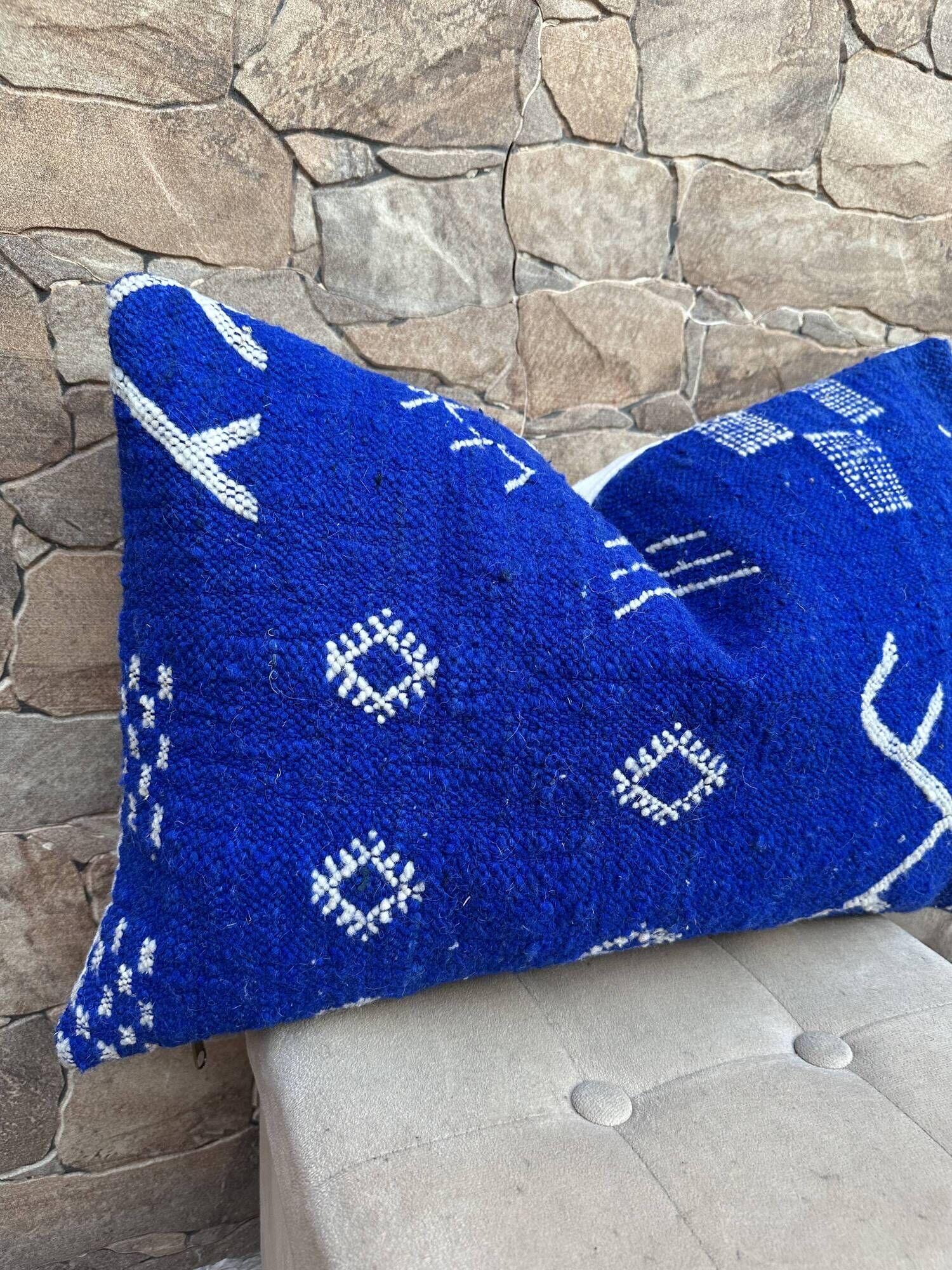 Handmade cushion cover in Berber wool: Moroccan Kilim cushion