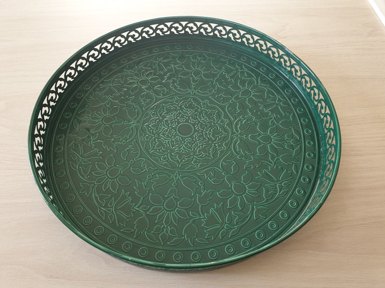 Painted sheet metal tray