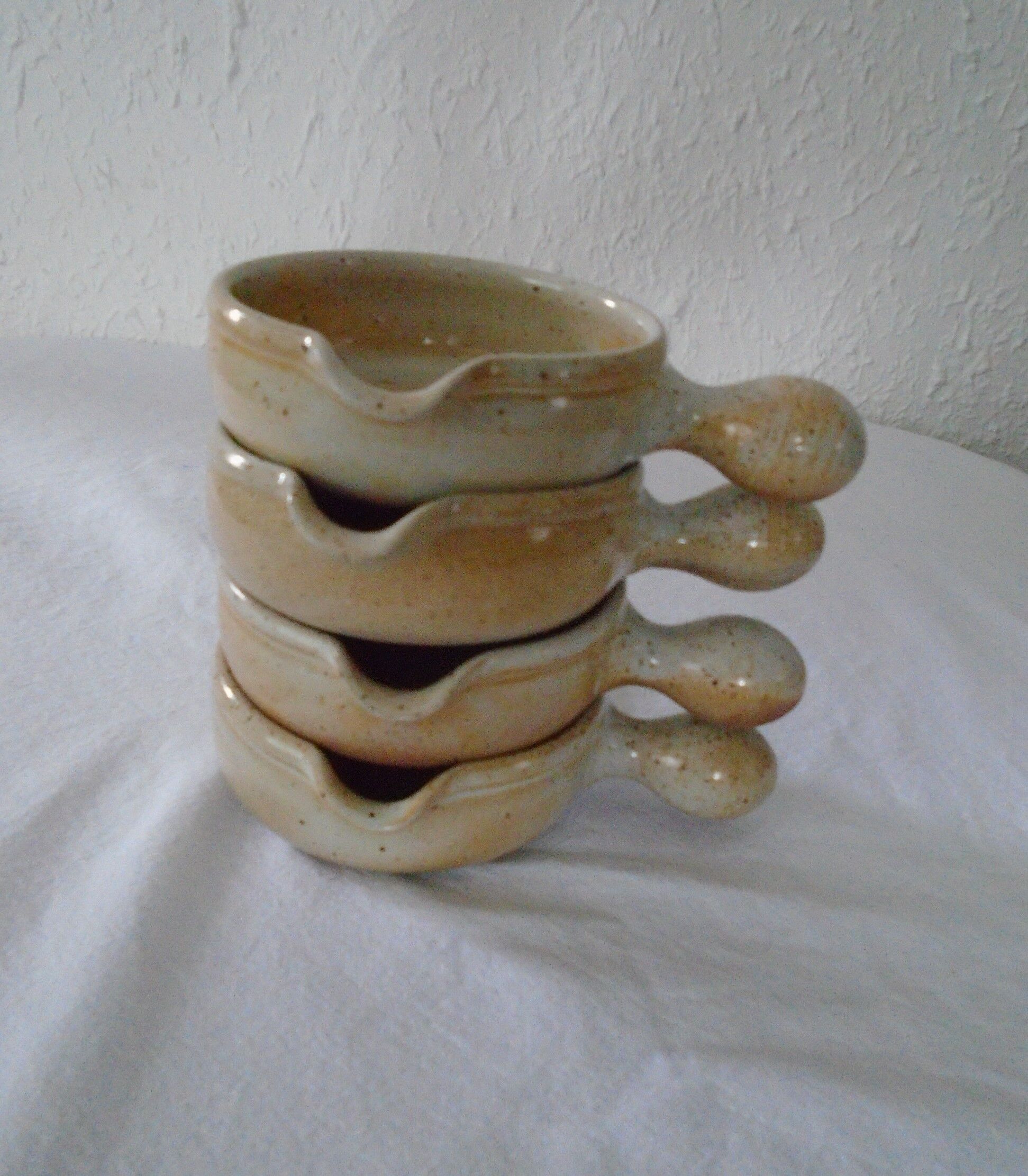 4 cassolettes in sandstone