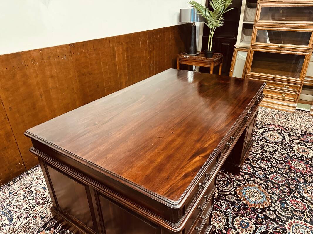 Large Classic English Desk Partnerdesk