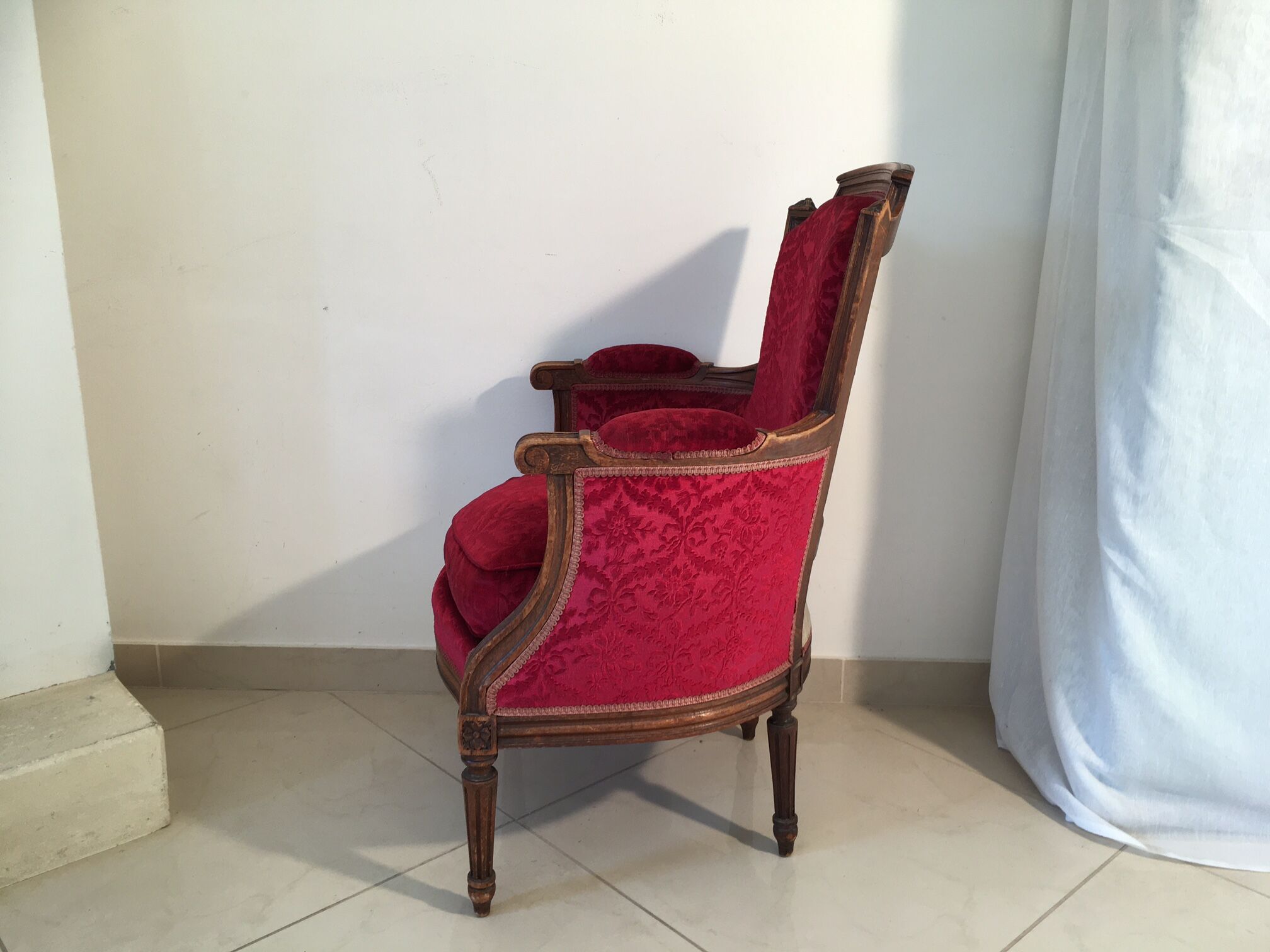 Fauteuil bergère de style Louis XVI