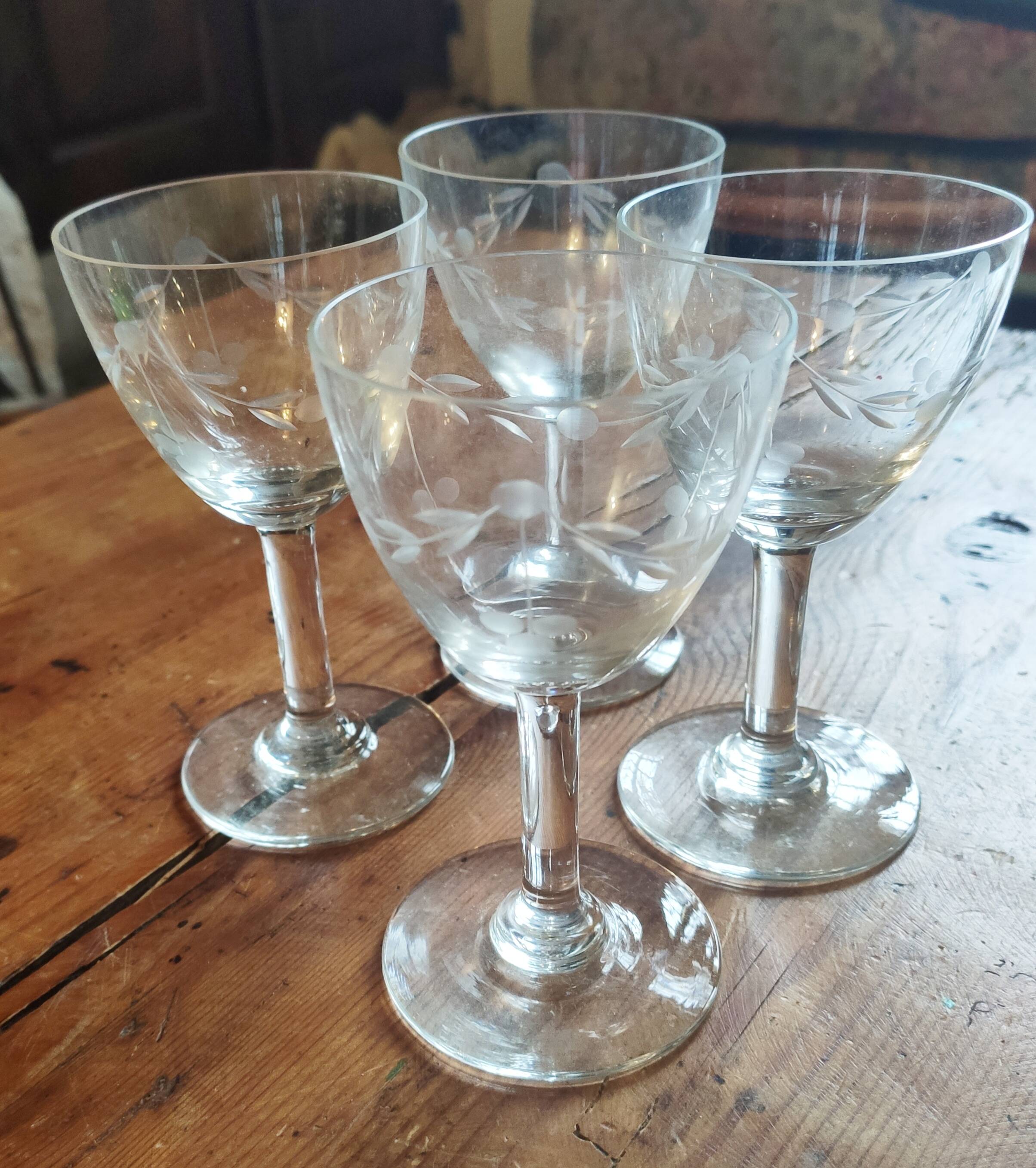 Set of chiseled stemmed glasses