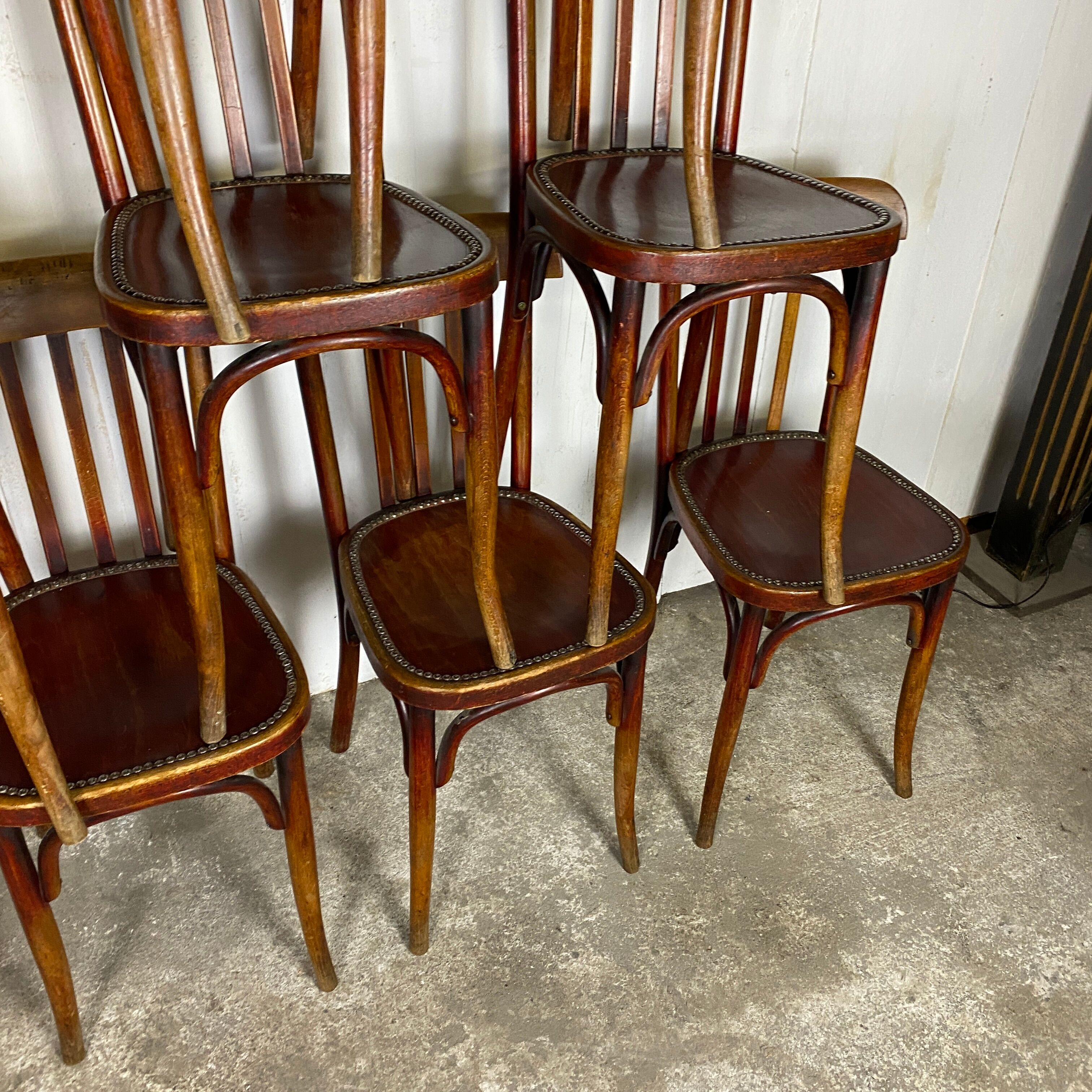 12 chaises bistrot