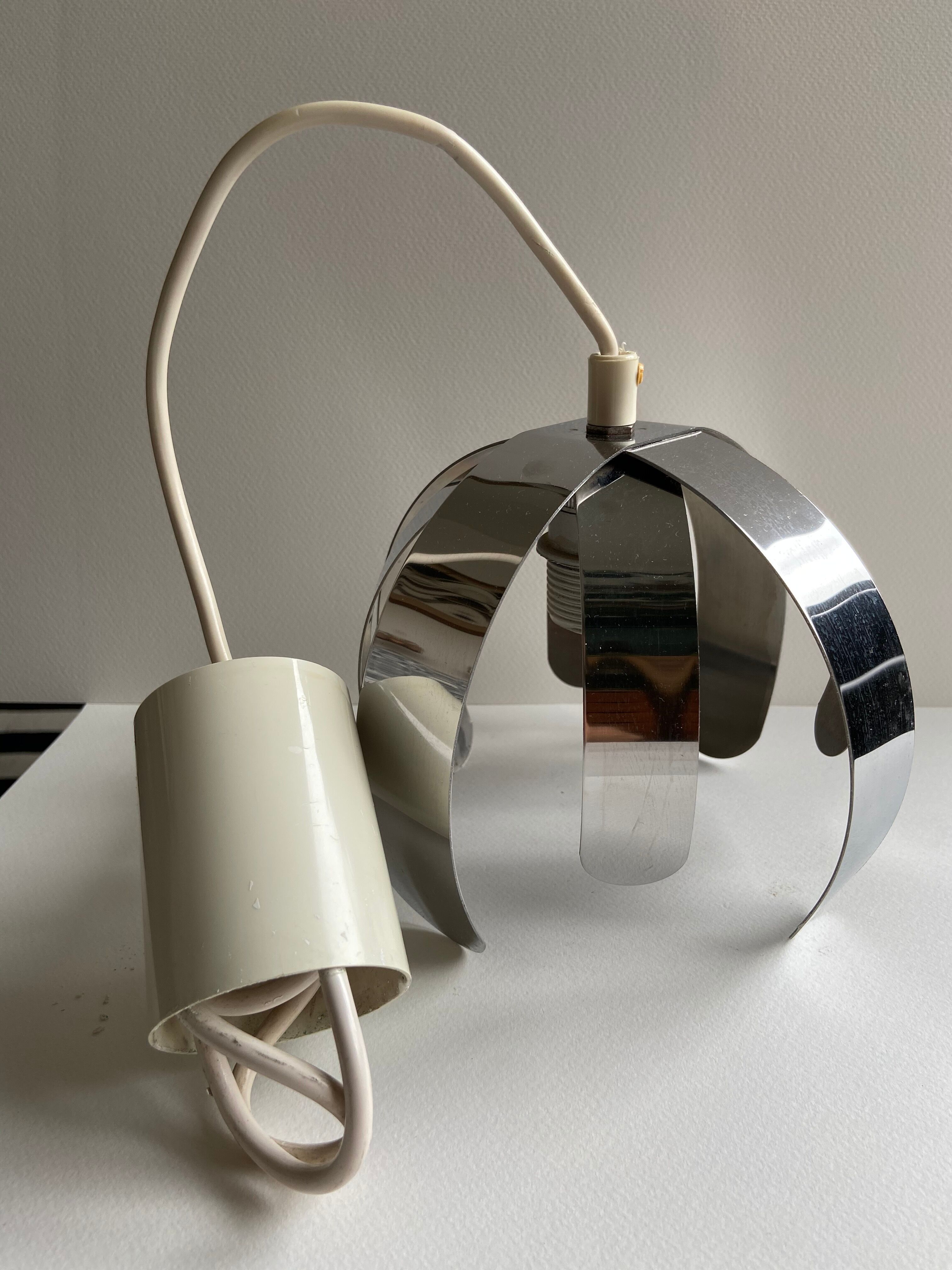 Chrome aluminium hanging lamp