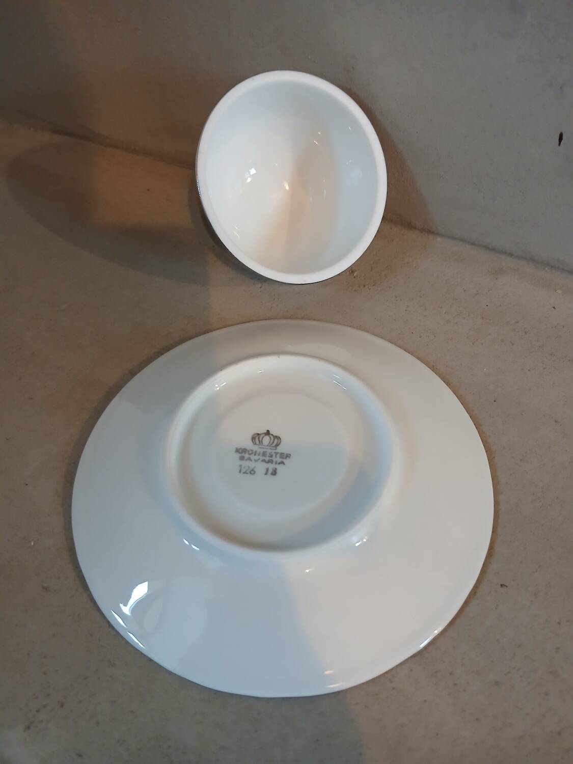 Individual porcelain butter dish