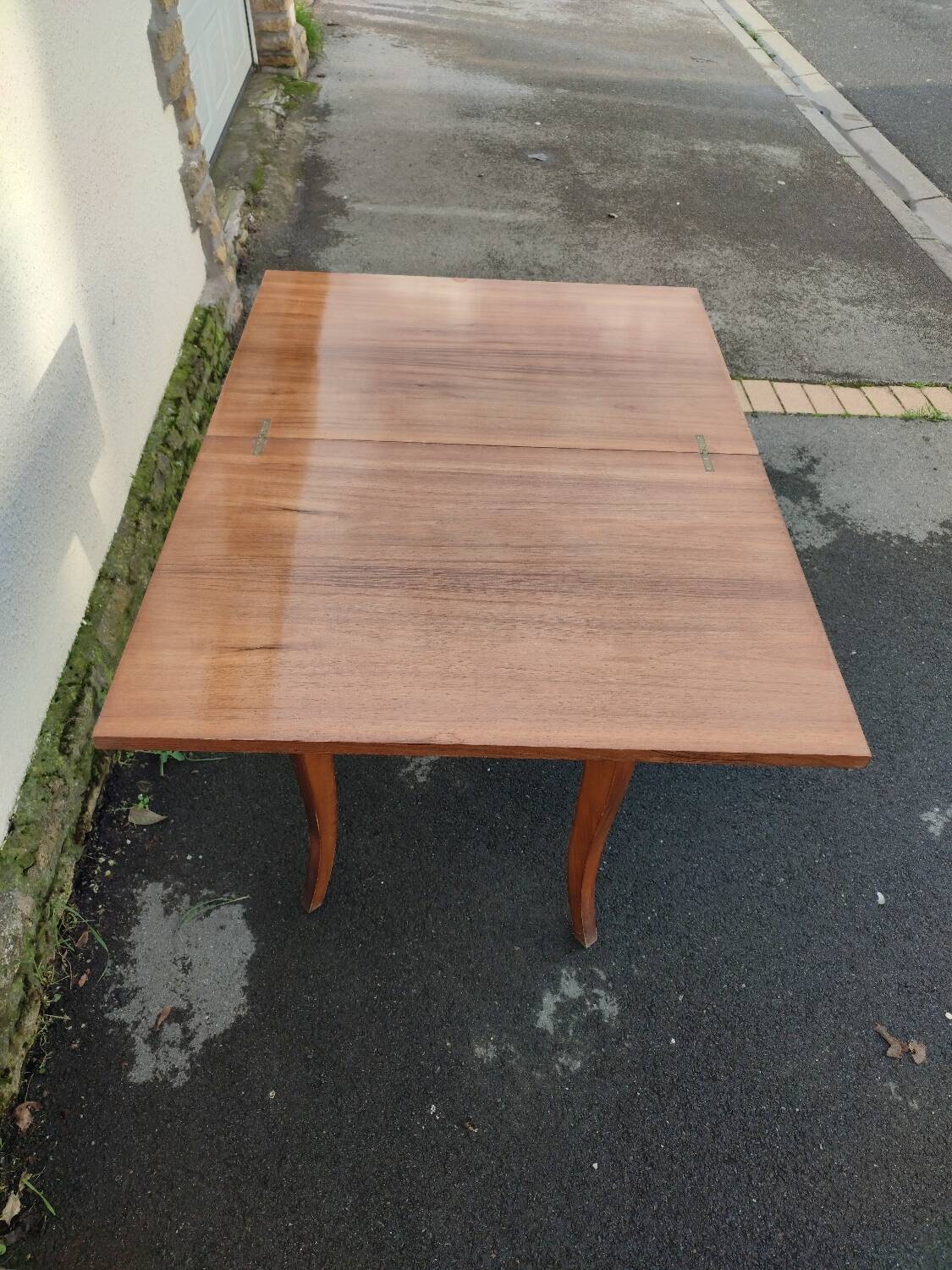 Vintage leaf table