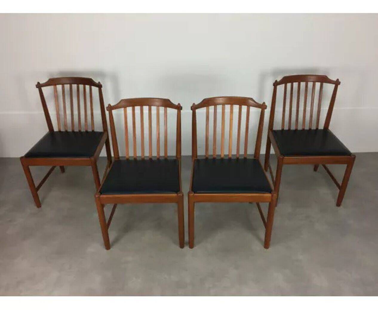 4 Scandinavian teak chairs with slats from the 1960s.