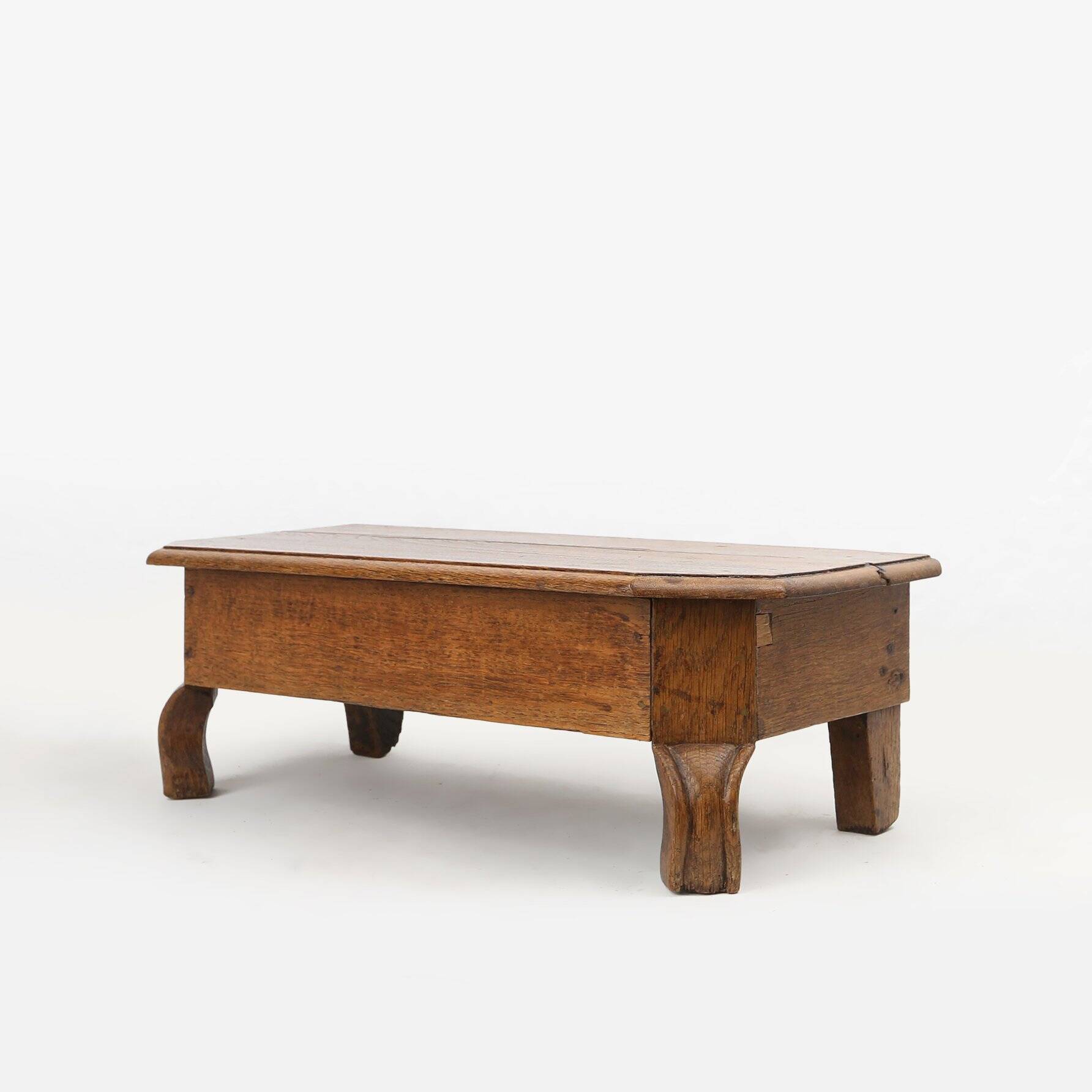 Tabouret d'église rustique en chêne massif, France, vers 1900