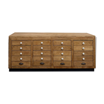 Double-sided display counter with 20 drawers