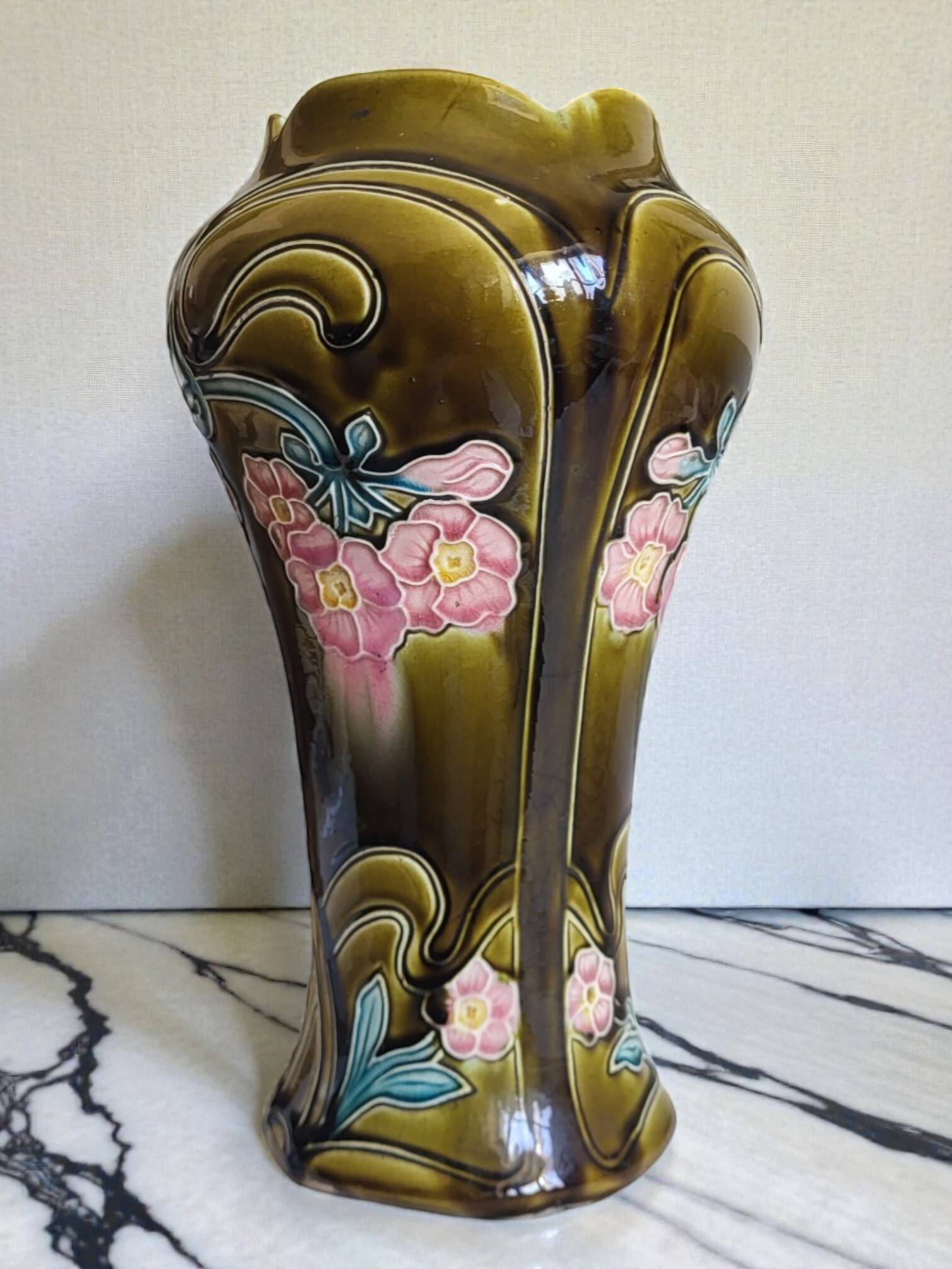 Art Nouveau vase in Barbotine