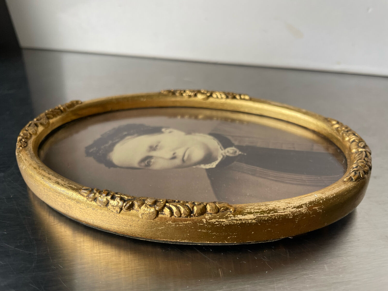 Antique Oval Frame gilded wood 15 cm x 10 cm