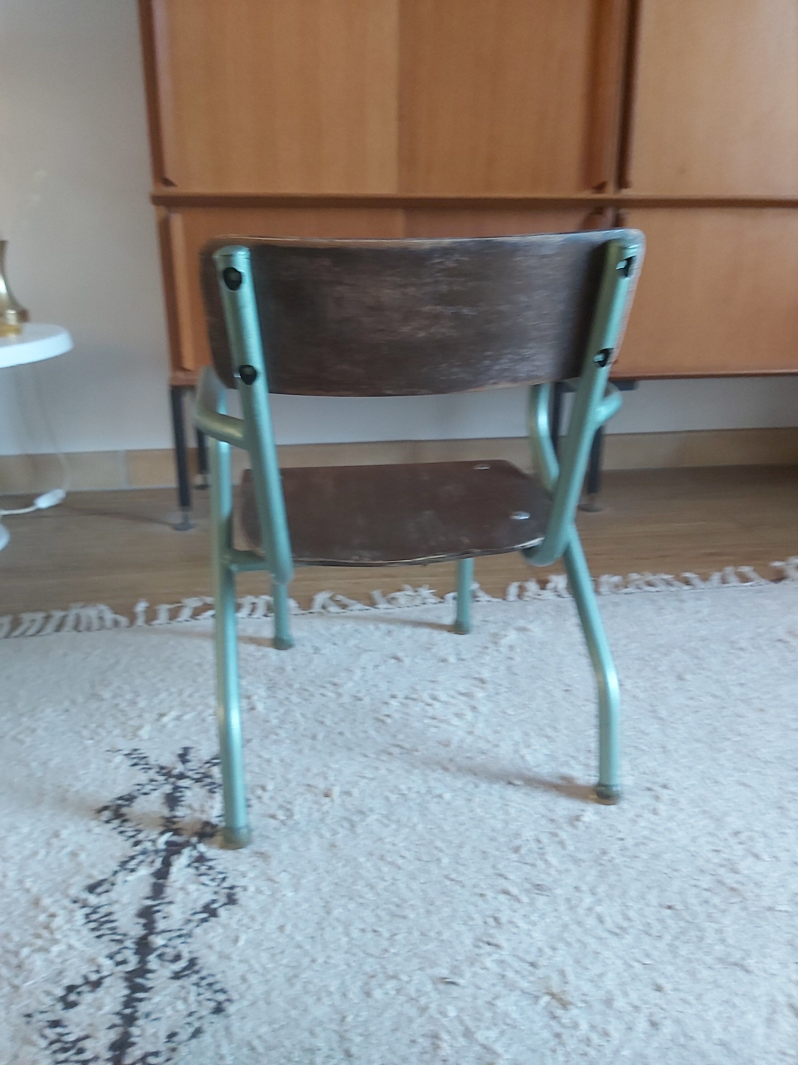 Fauteuil d'écolier vintage