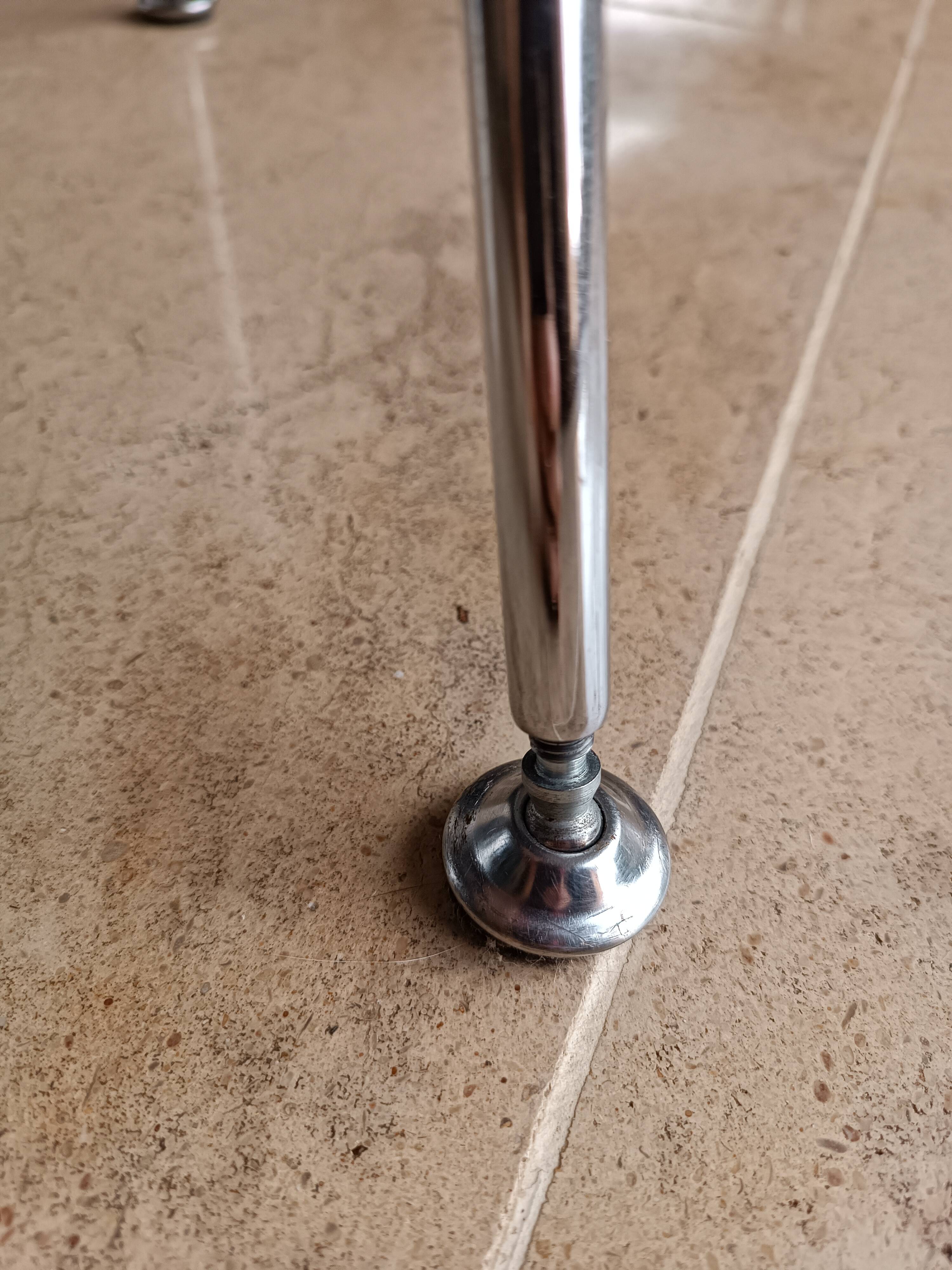 Chaises 675 Robin Day pour Habitat