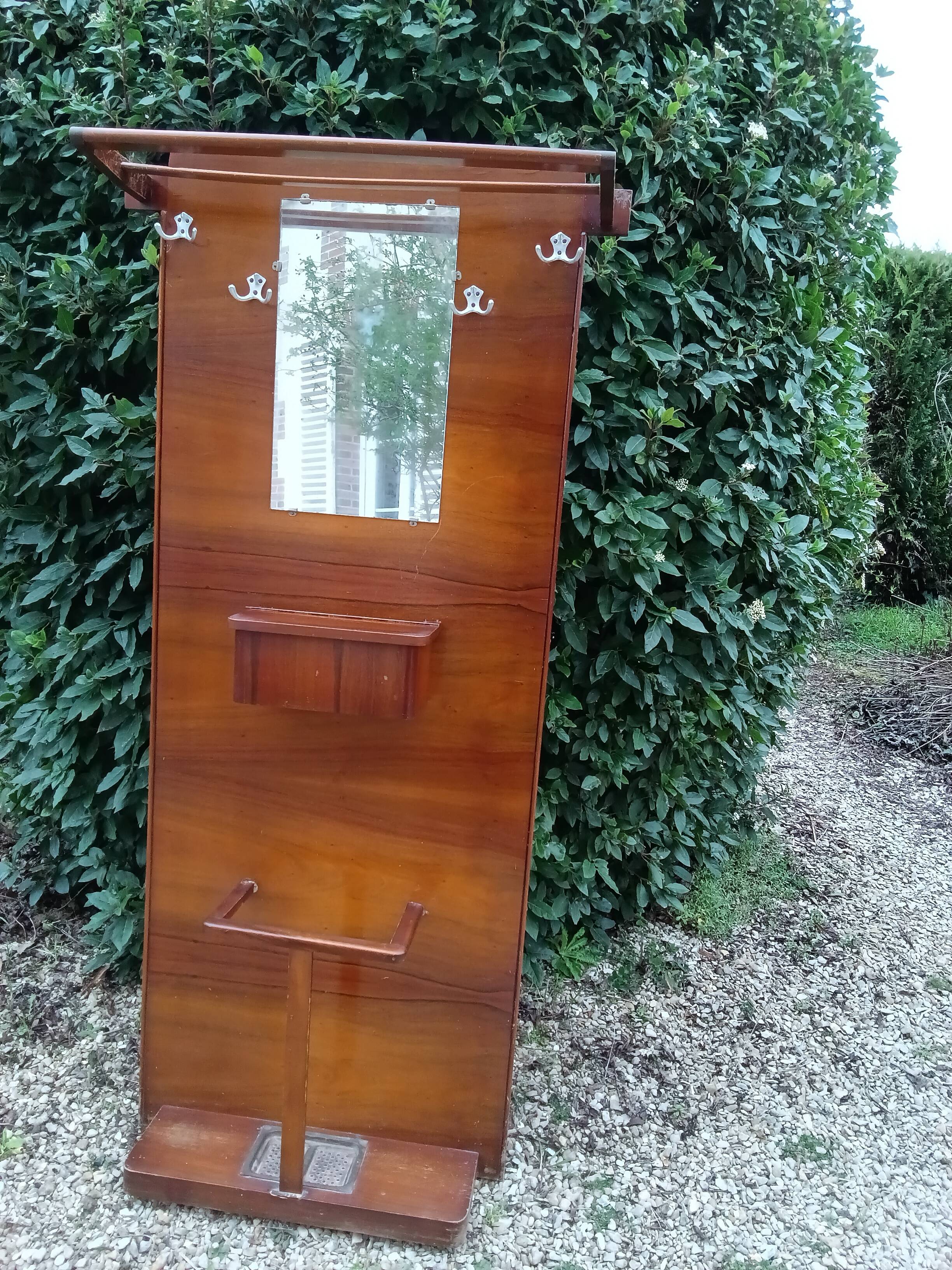 Cloakroom - coat rack