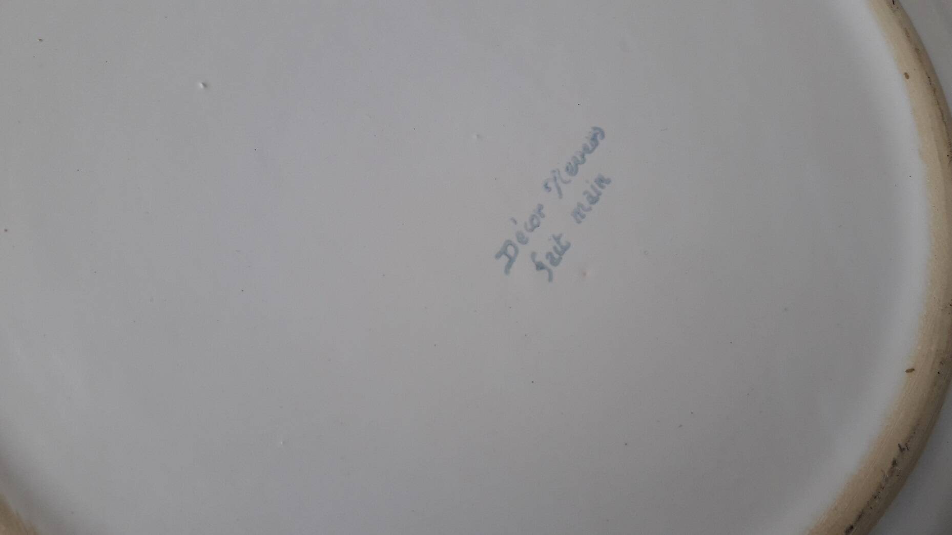 Decorative earthenware plate