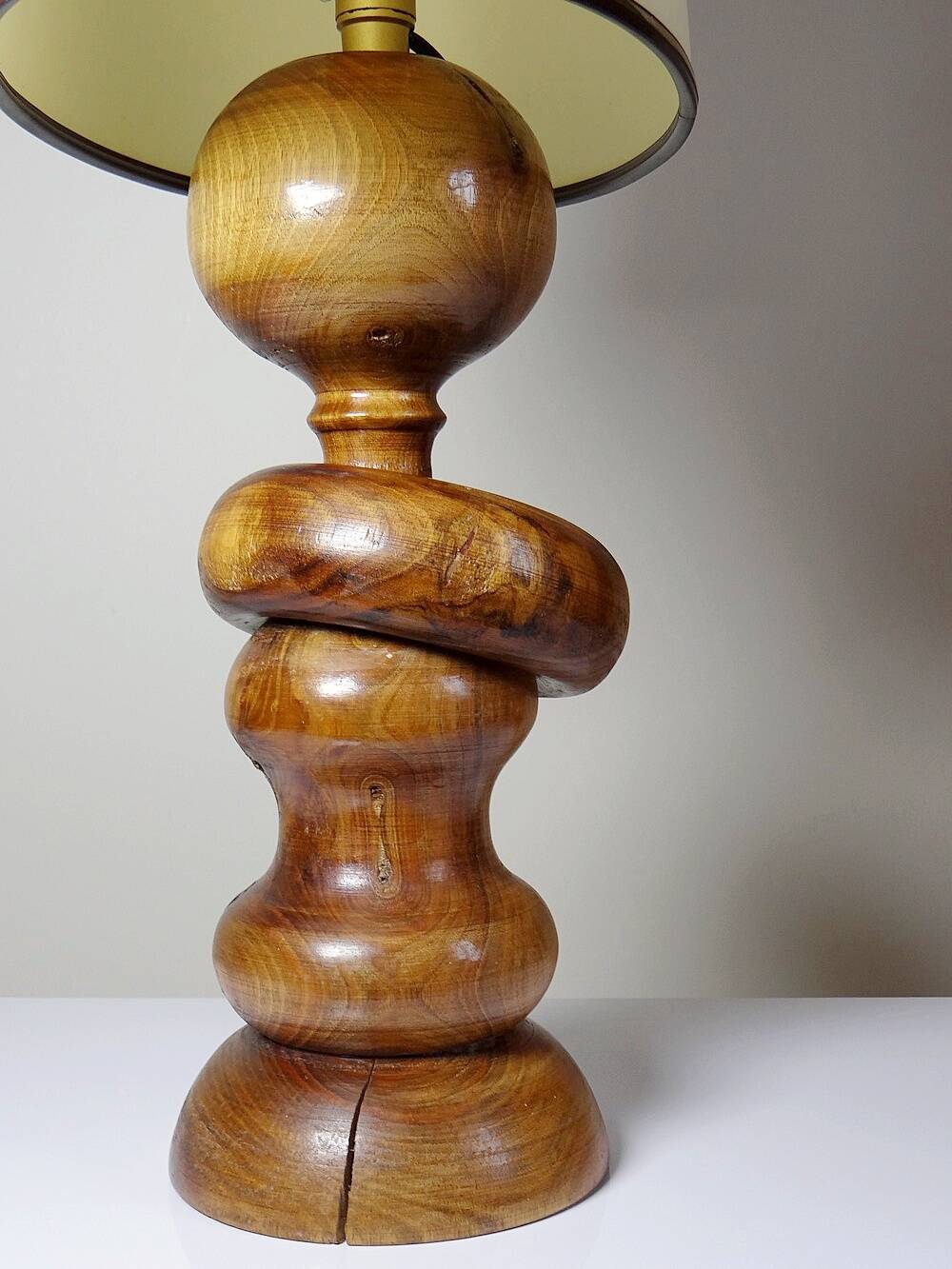 Impressive vintage Scandinavian style lamp designed with turned sculpted wood and a ring.