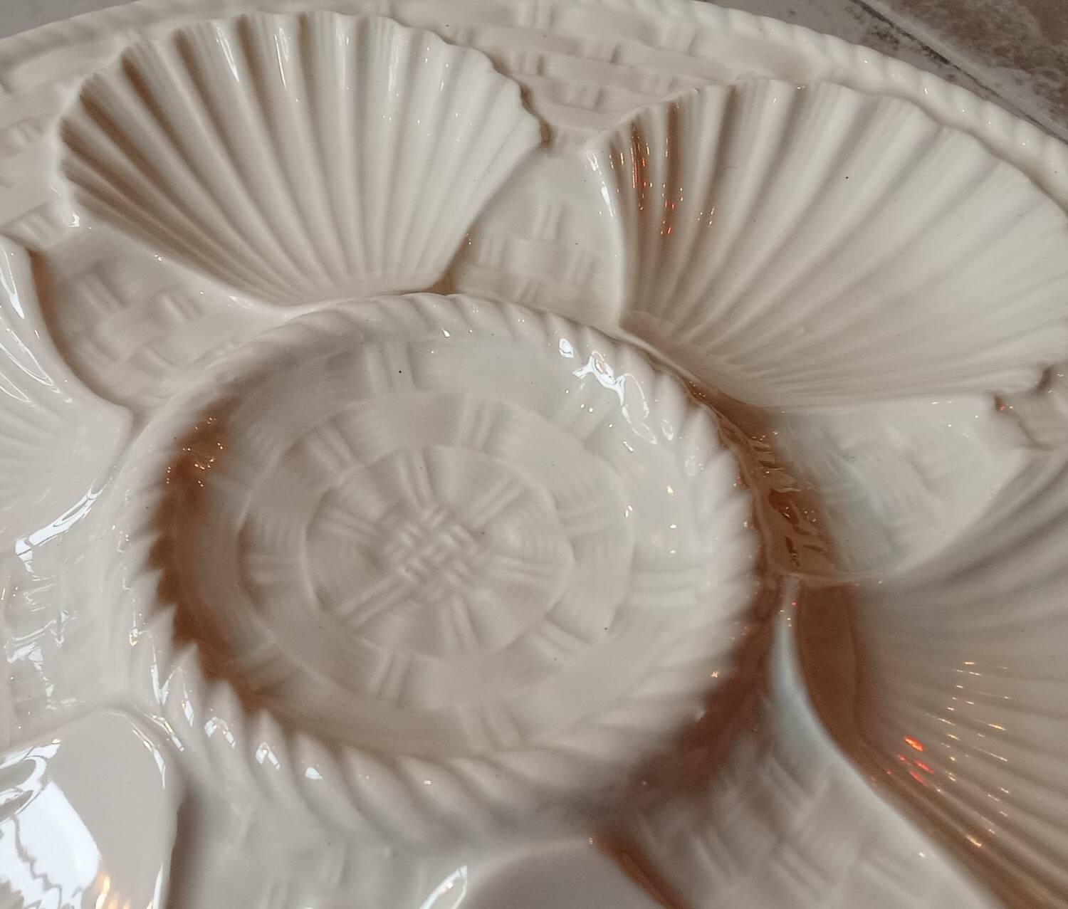 Service 12 plates. + Oyster barbotine shellfish dish