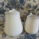2 petits pichets vintages 