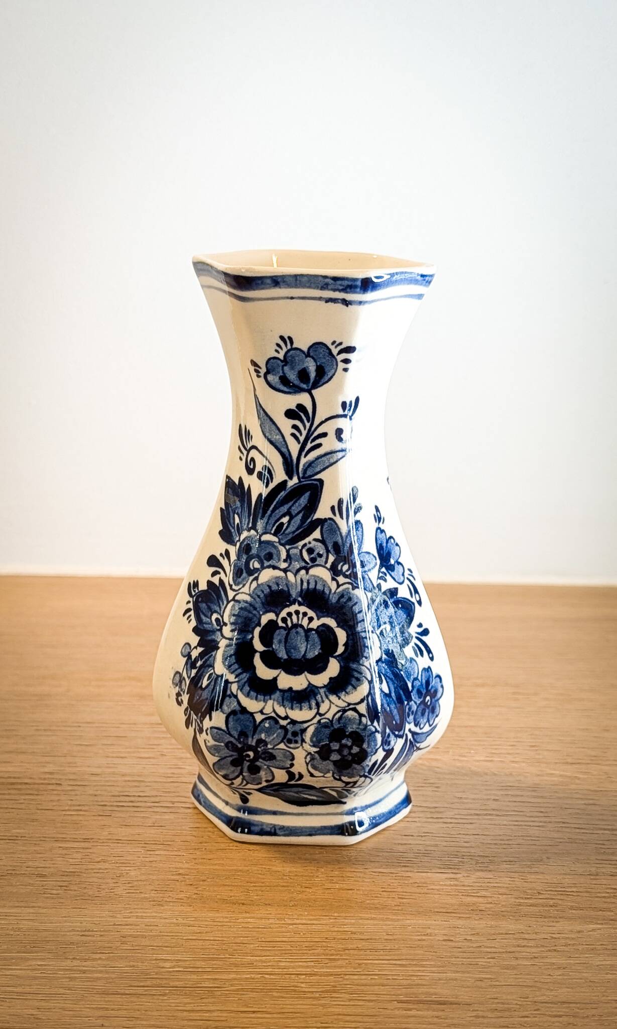 Small vase from the Royal Delft workshop Blue.